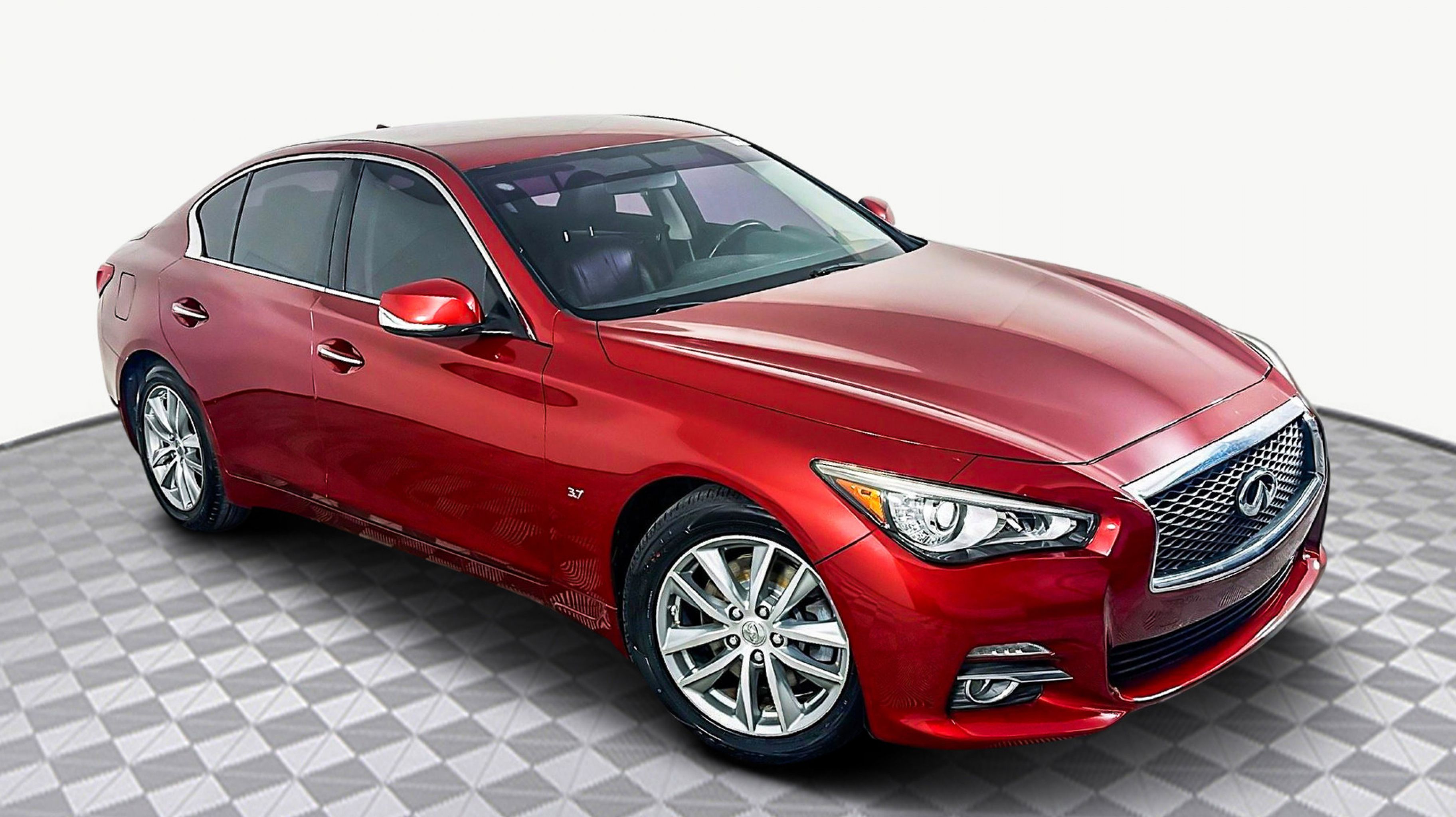 2015 INFINITI Q50