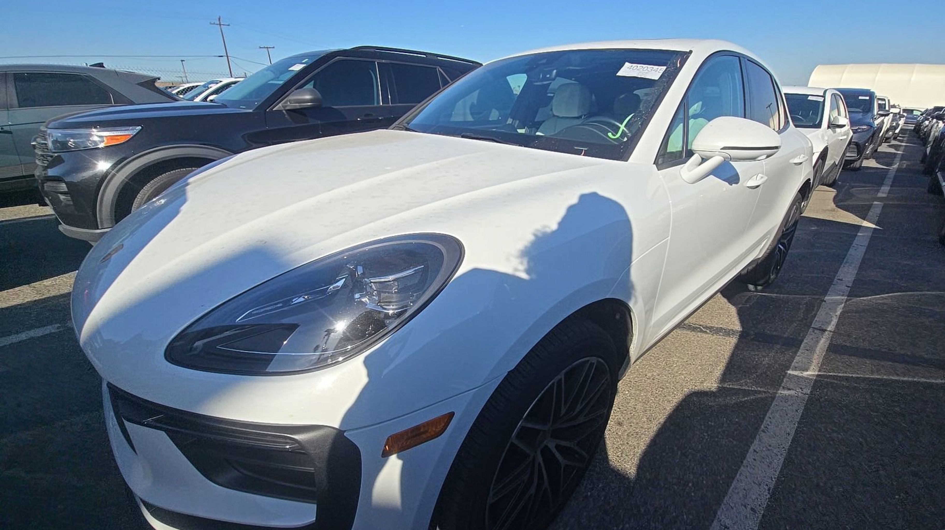 2023 Porsche Macan's photo