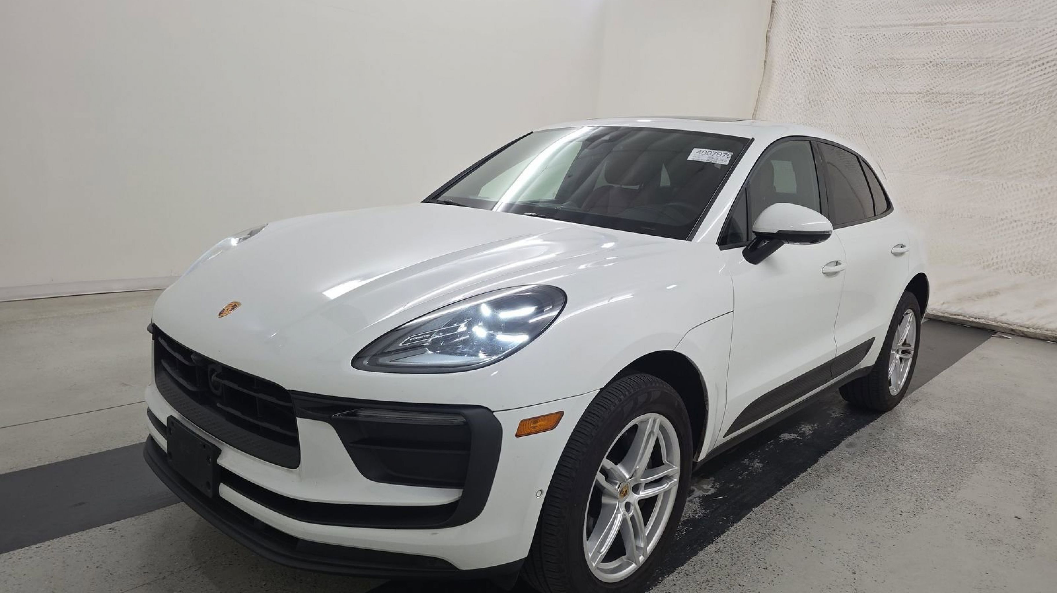 2023 Porsche Macan -'s photo