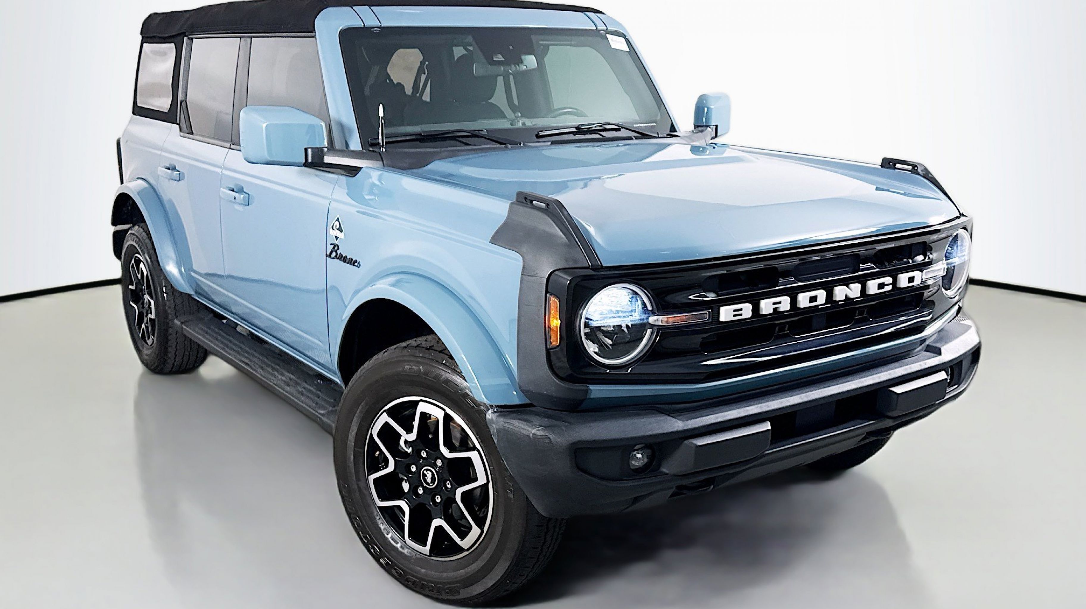 2023 Ford Bronco Outer Banks 4x4's photo