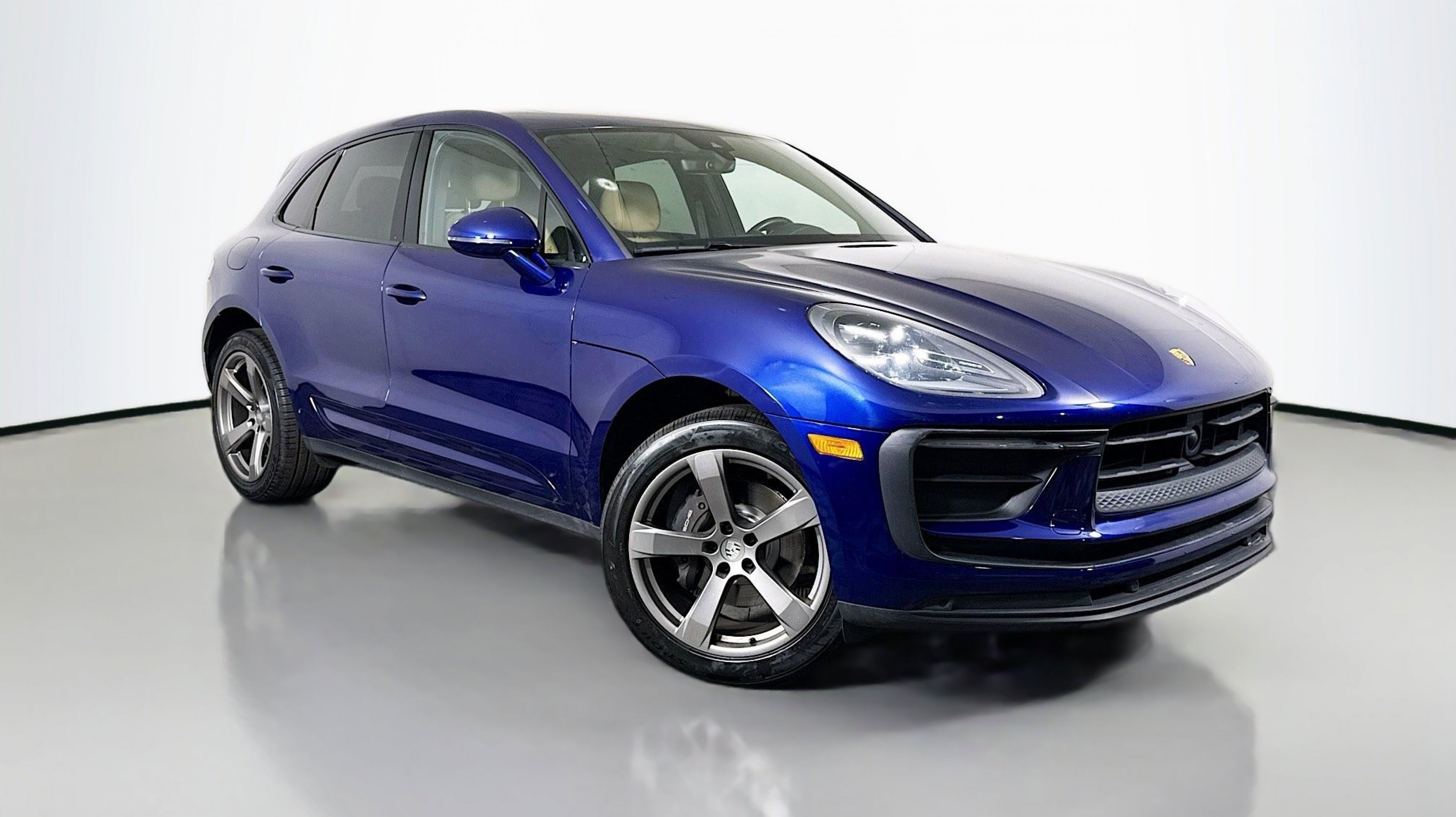 2023 Porsche Macan Base