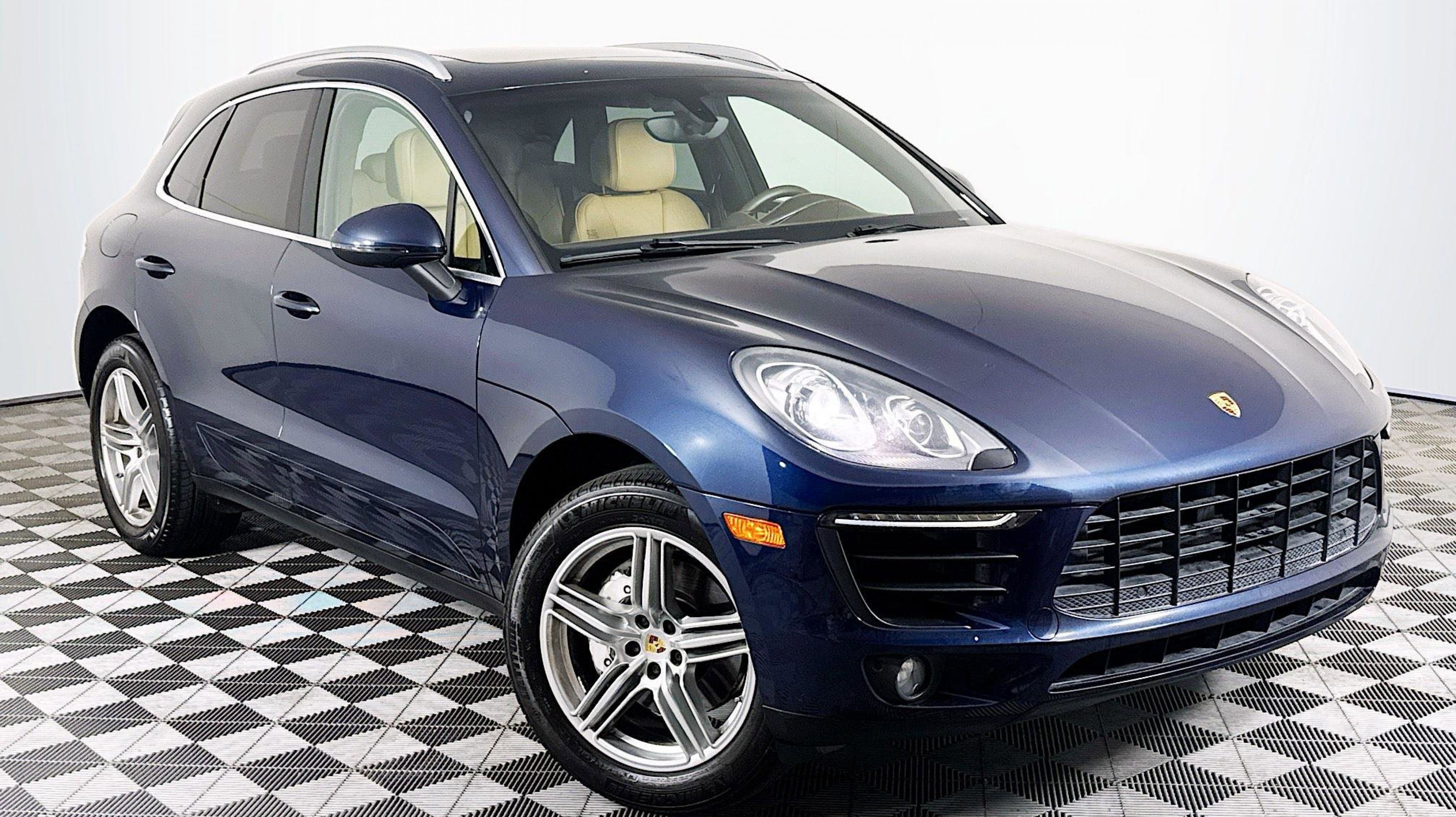 2016 Porsche Macan S's photo