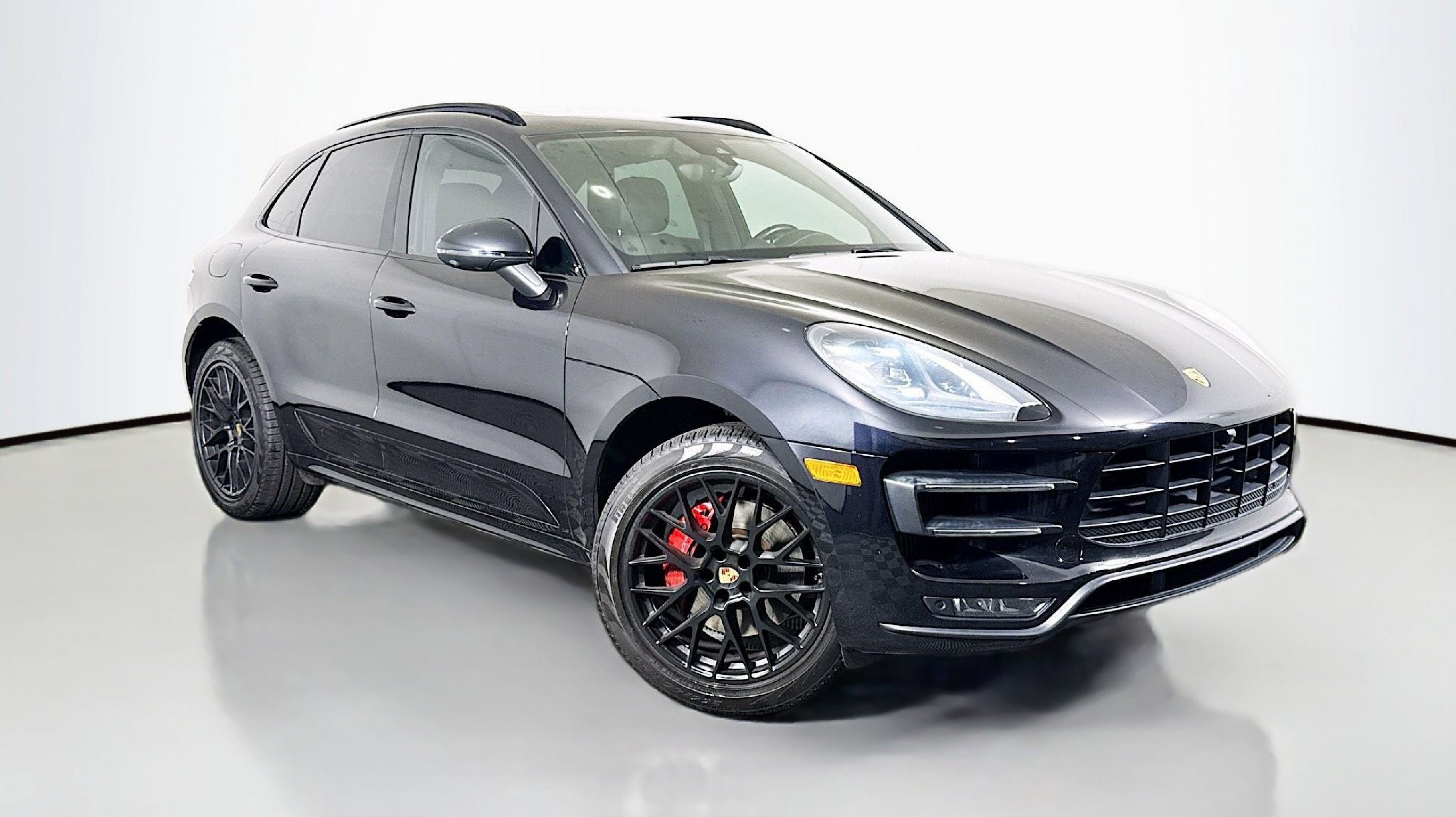 2017 Porsche Macan Turbo's photo