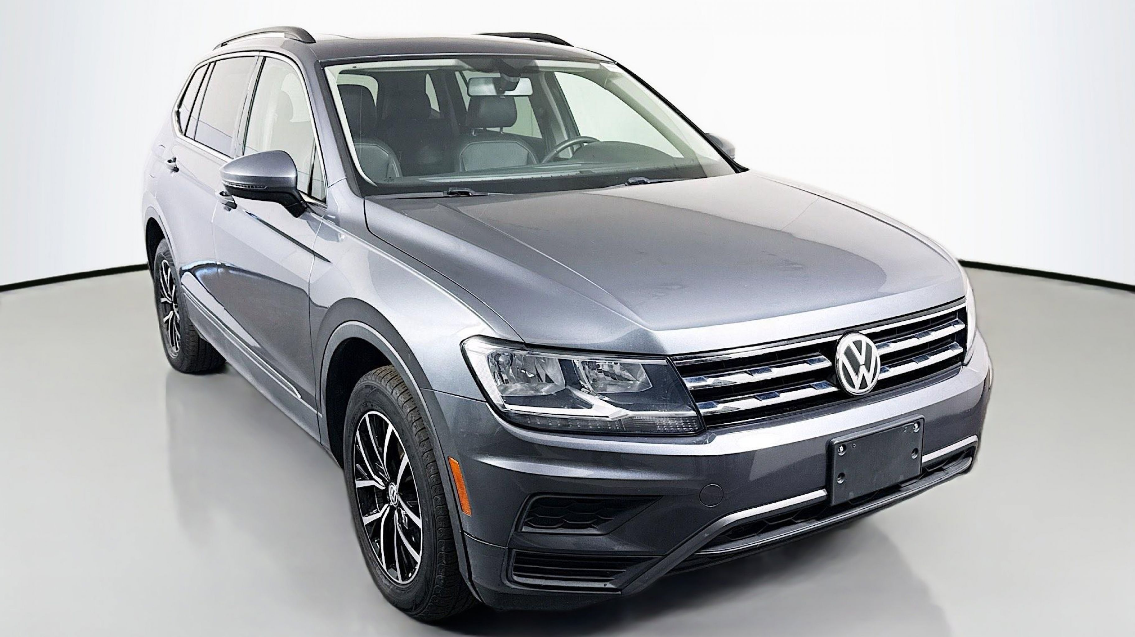2021 Volkswagen Tiguan SE's photo