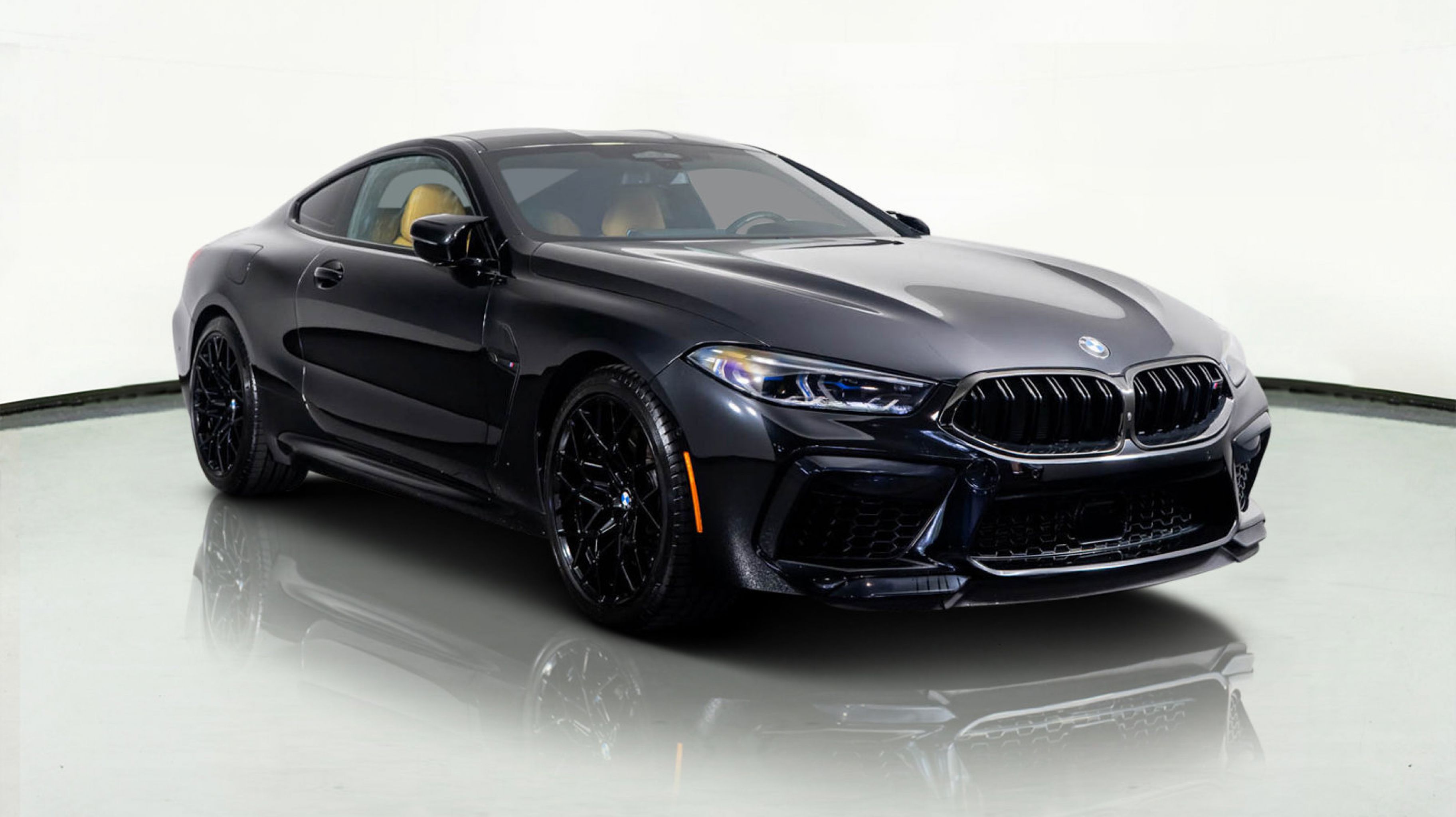 2023 BMW M8 Base's photo