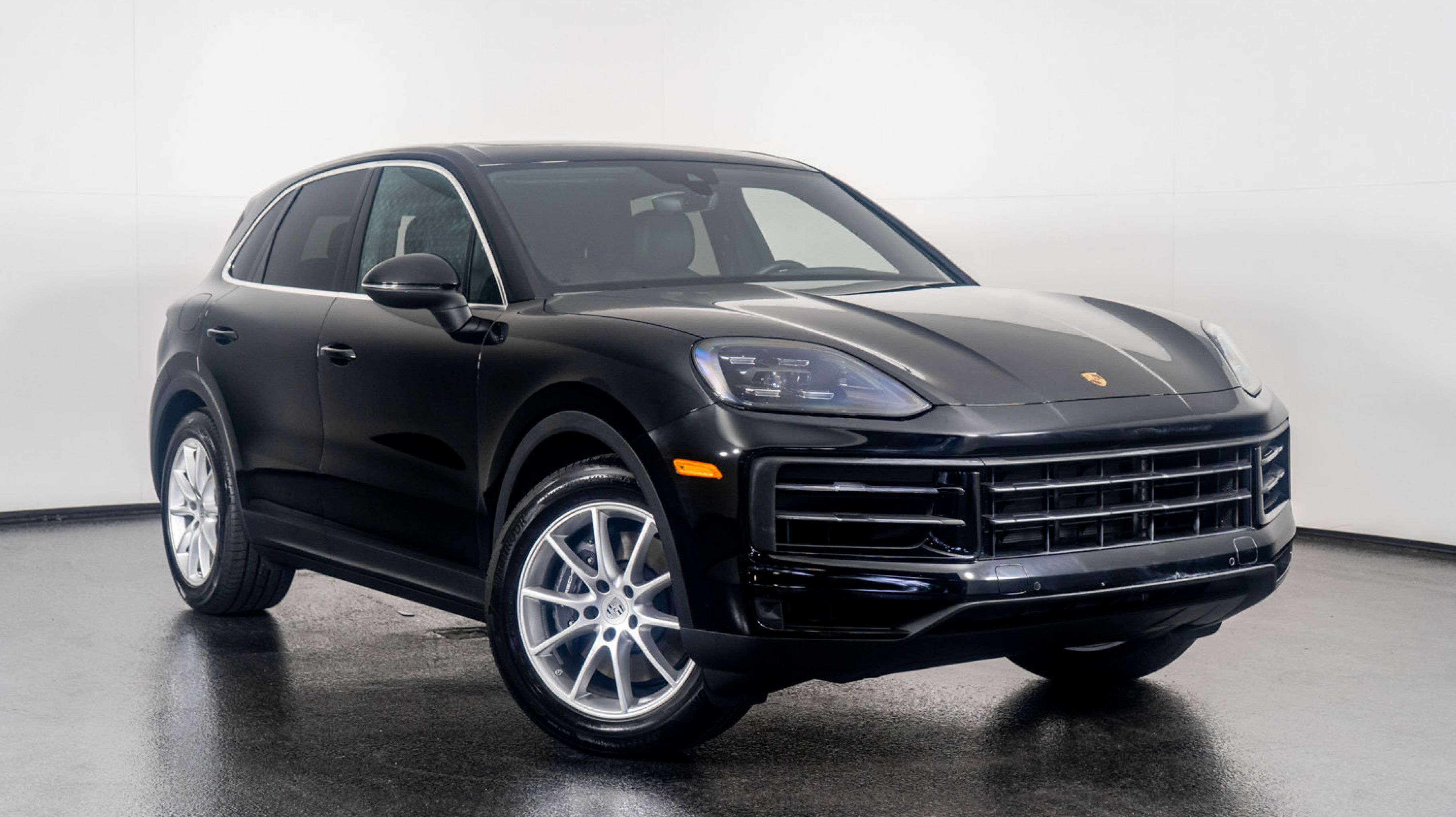 2024 Porsche Cayenne Base's photo