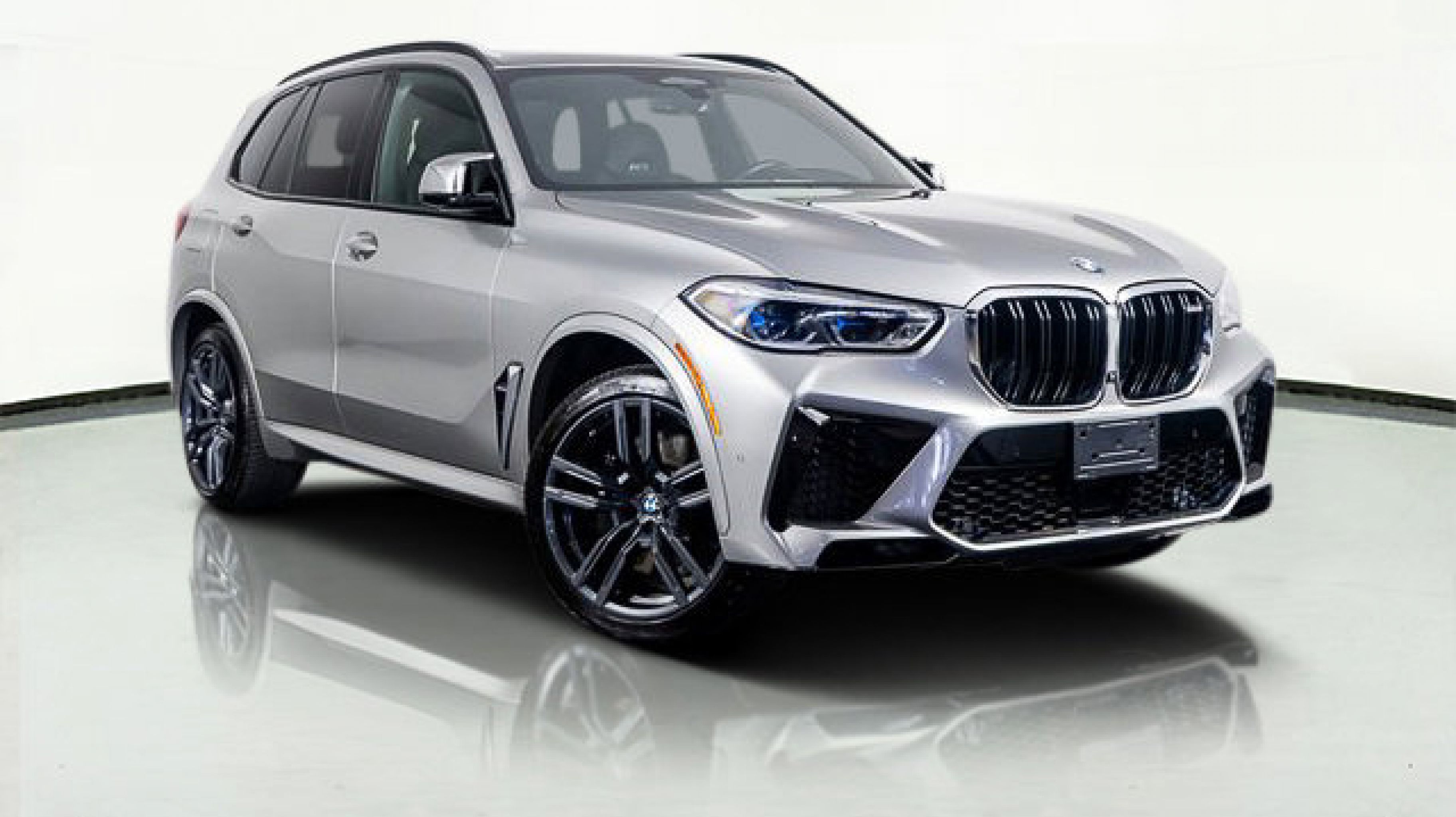2021 BMW X5 M Base's photo