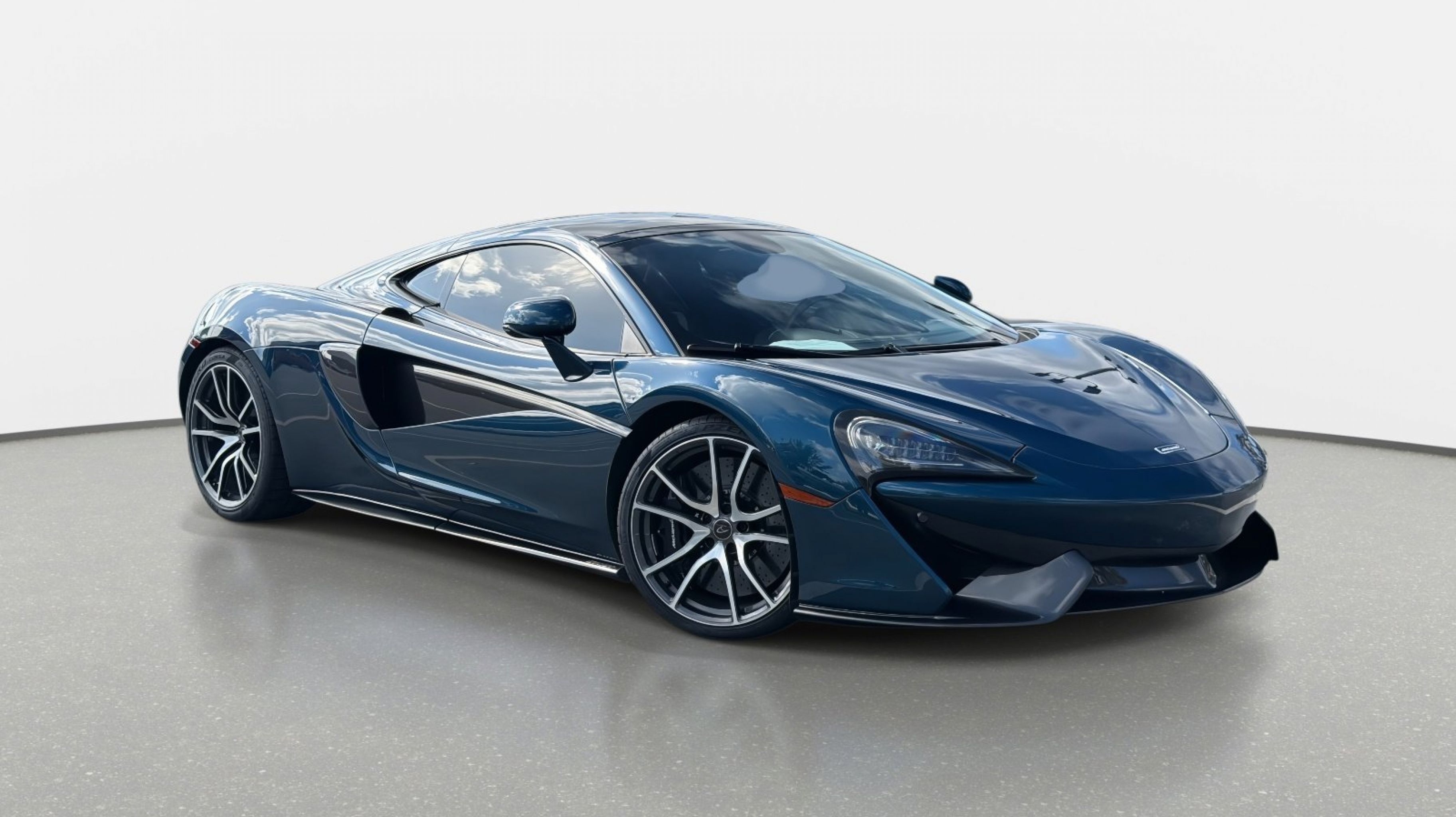 2017 McLaren 570GT Base