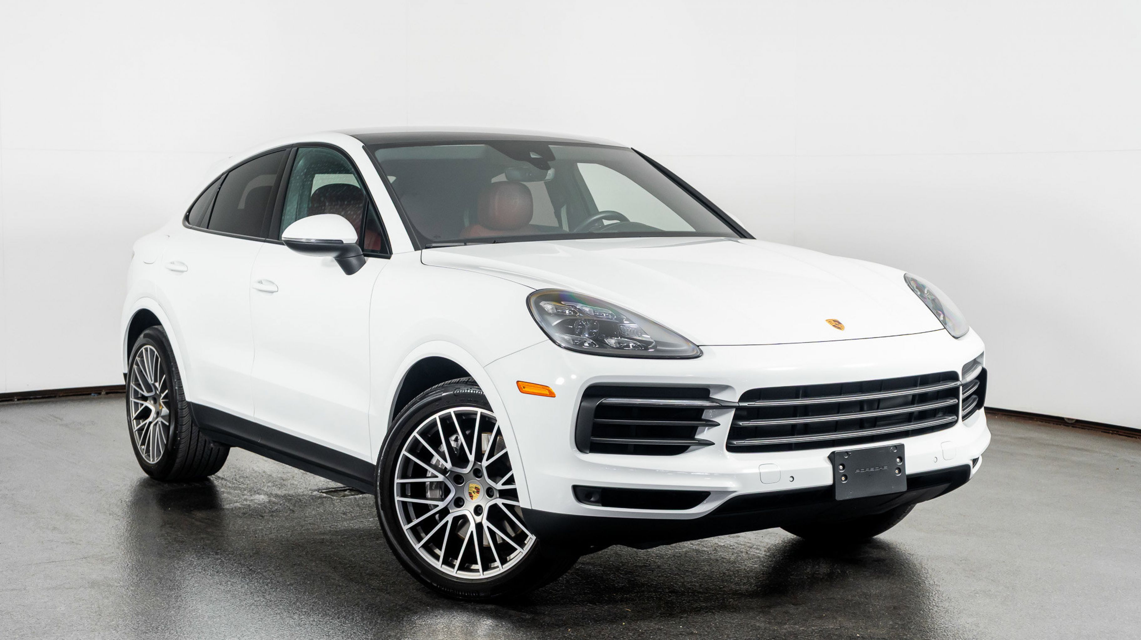 2023 Porsche Cayenne Platinum Edition's photo