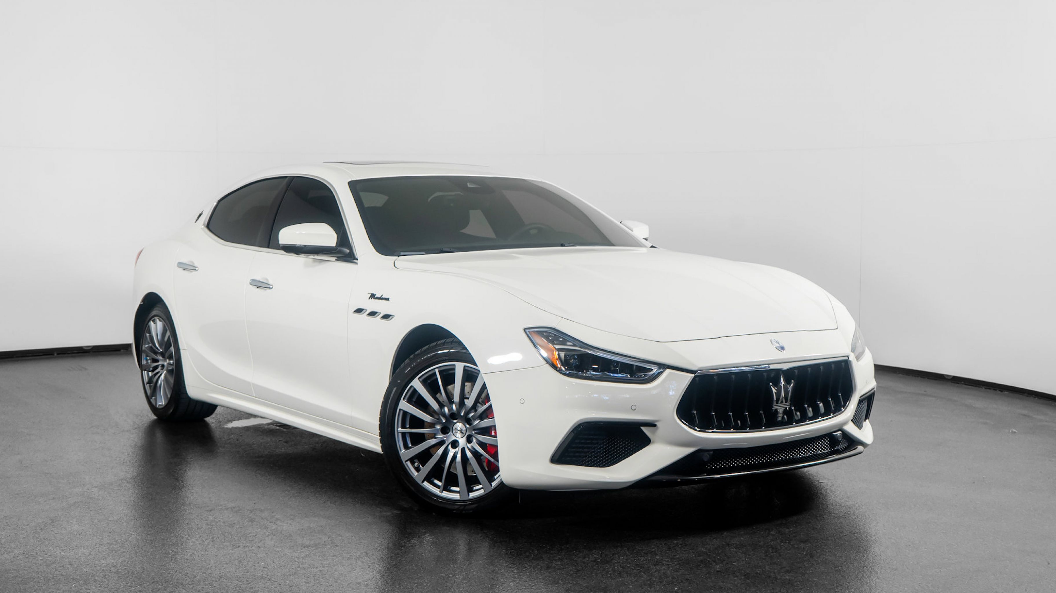 2023 Maserati Ghibli Modena's photo