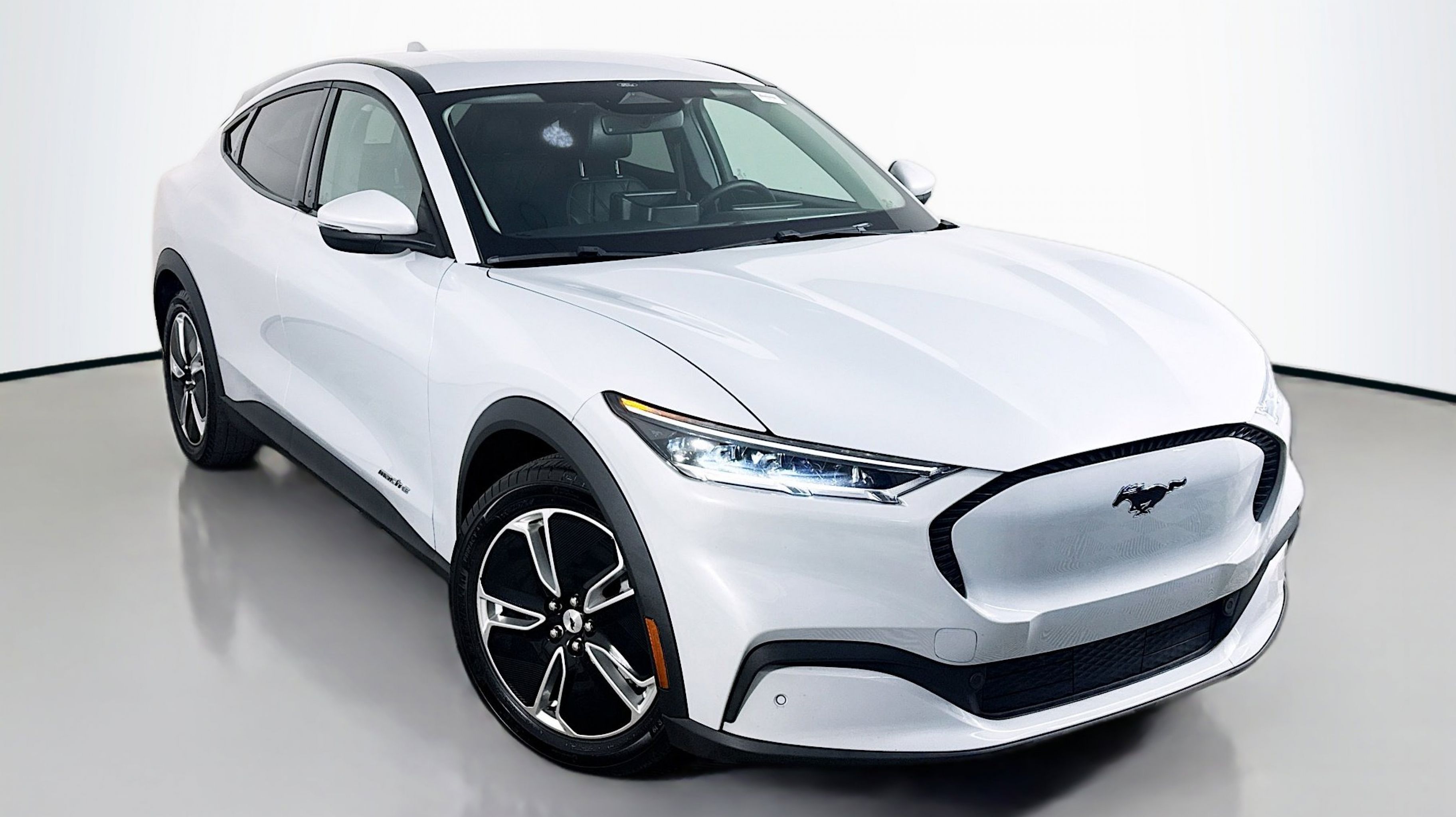 2022 Ford Mustang Mach-E Select RWD