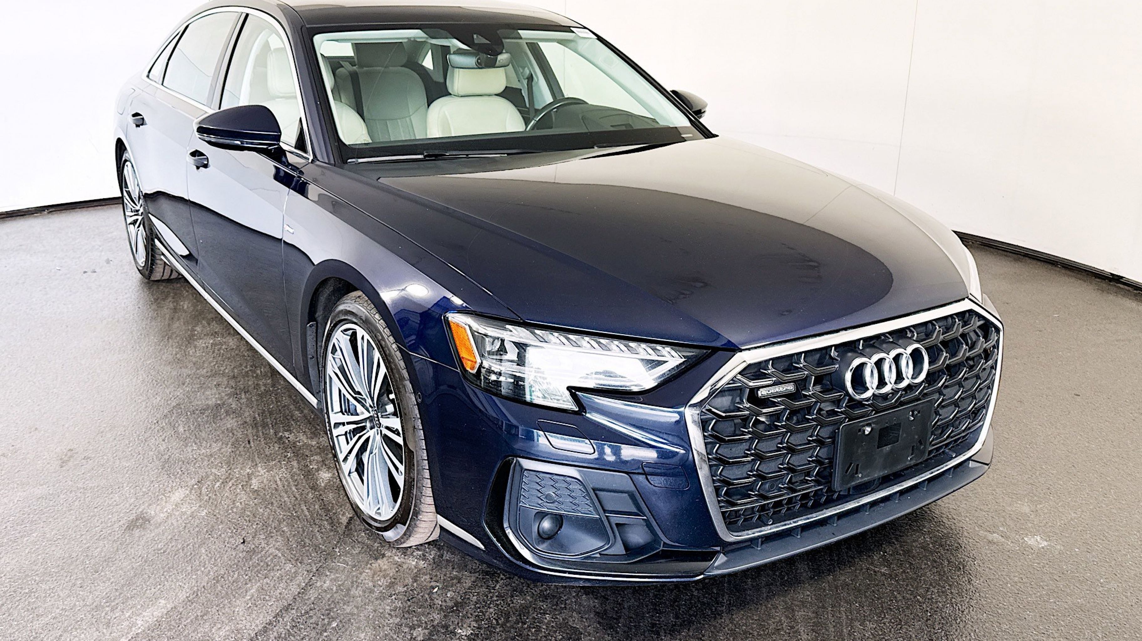 2023 Audi A8 55 TFSI L quattro Tiptronic's photo