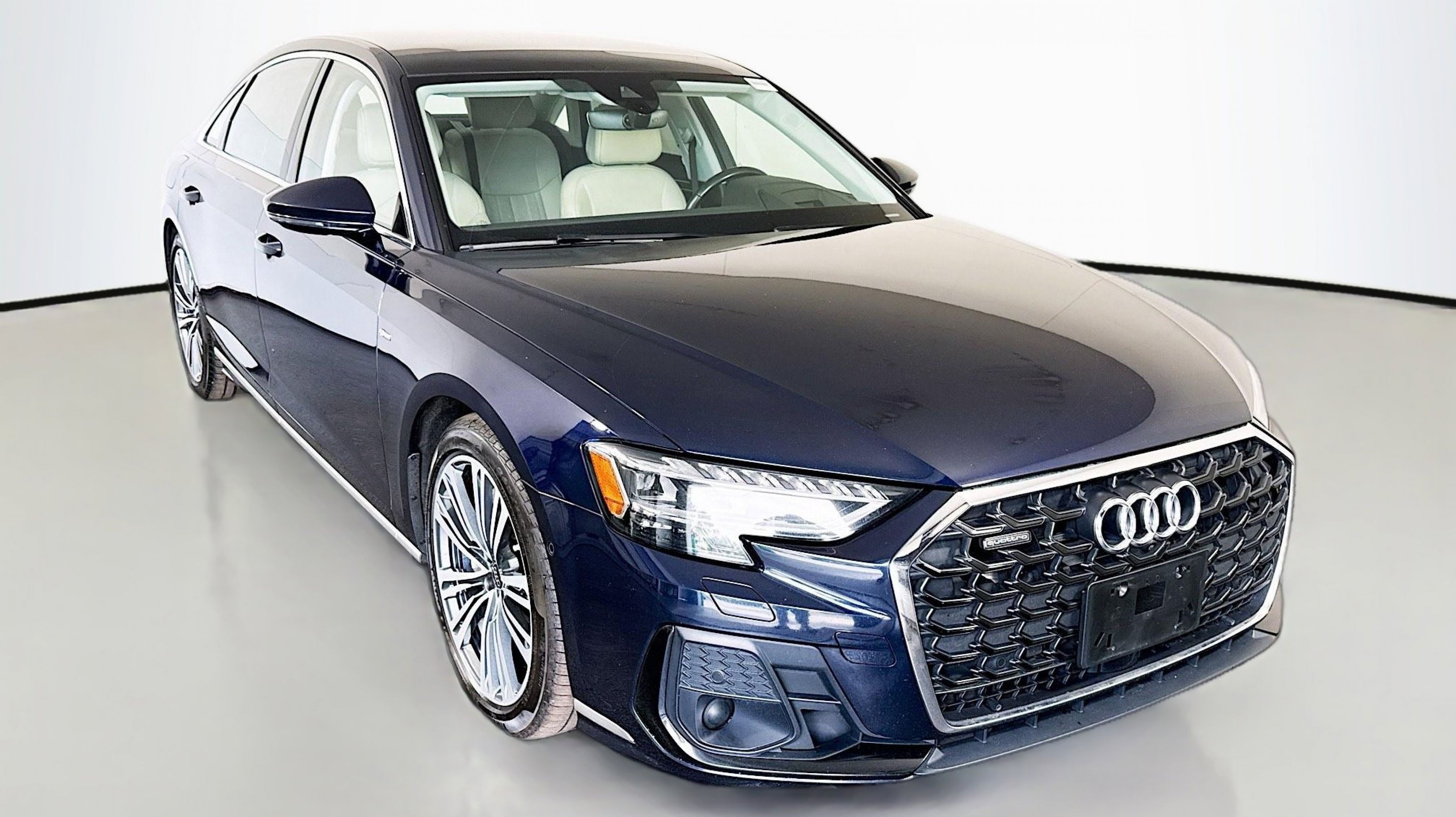 2023 Audi A8 55 TFSI L quattro Tiptronic's photo