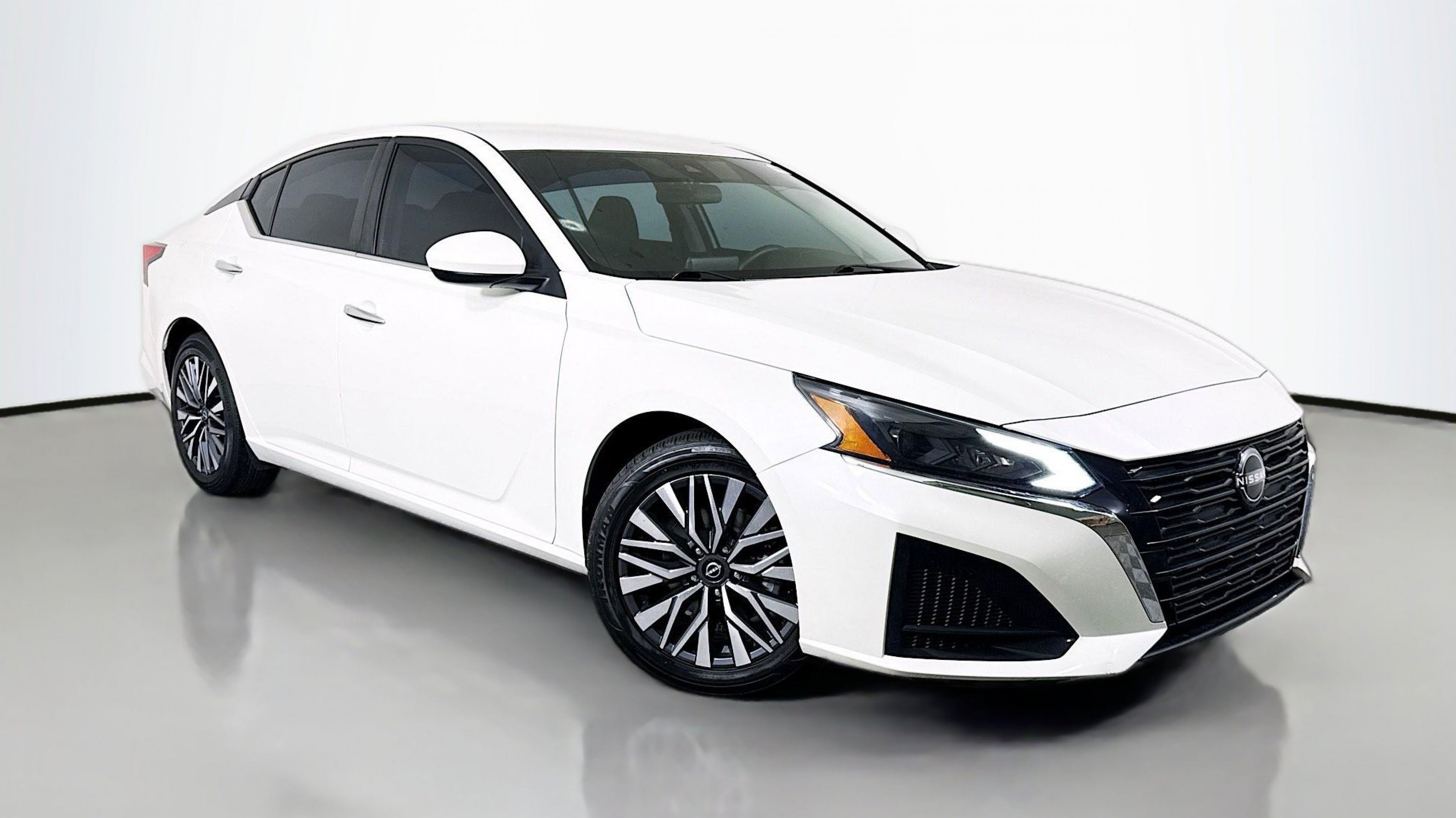 2023 Nissan Altima SV