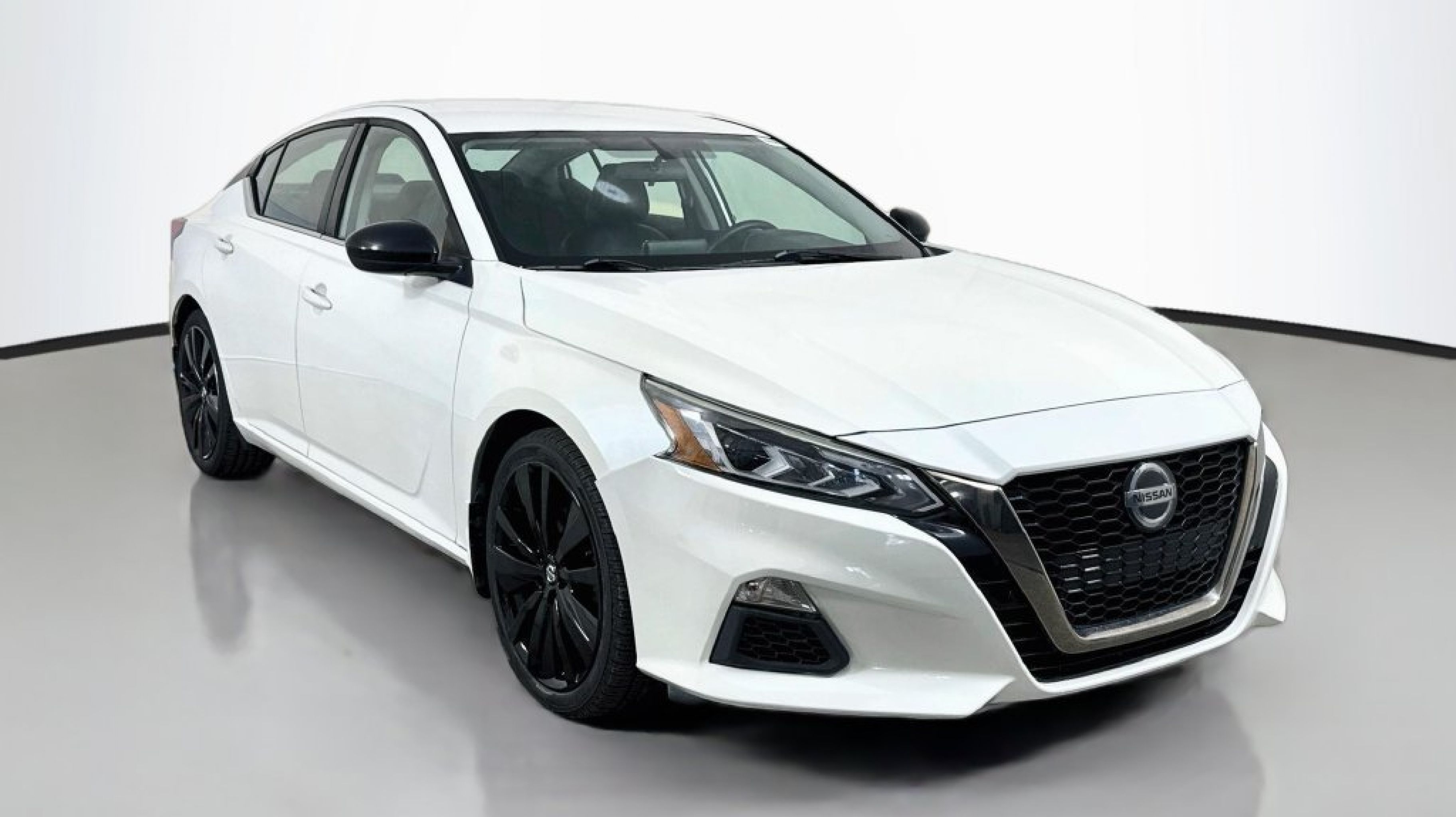Used 2019 Nissan Altima 2.5 SR for sale at HGreg