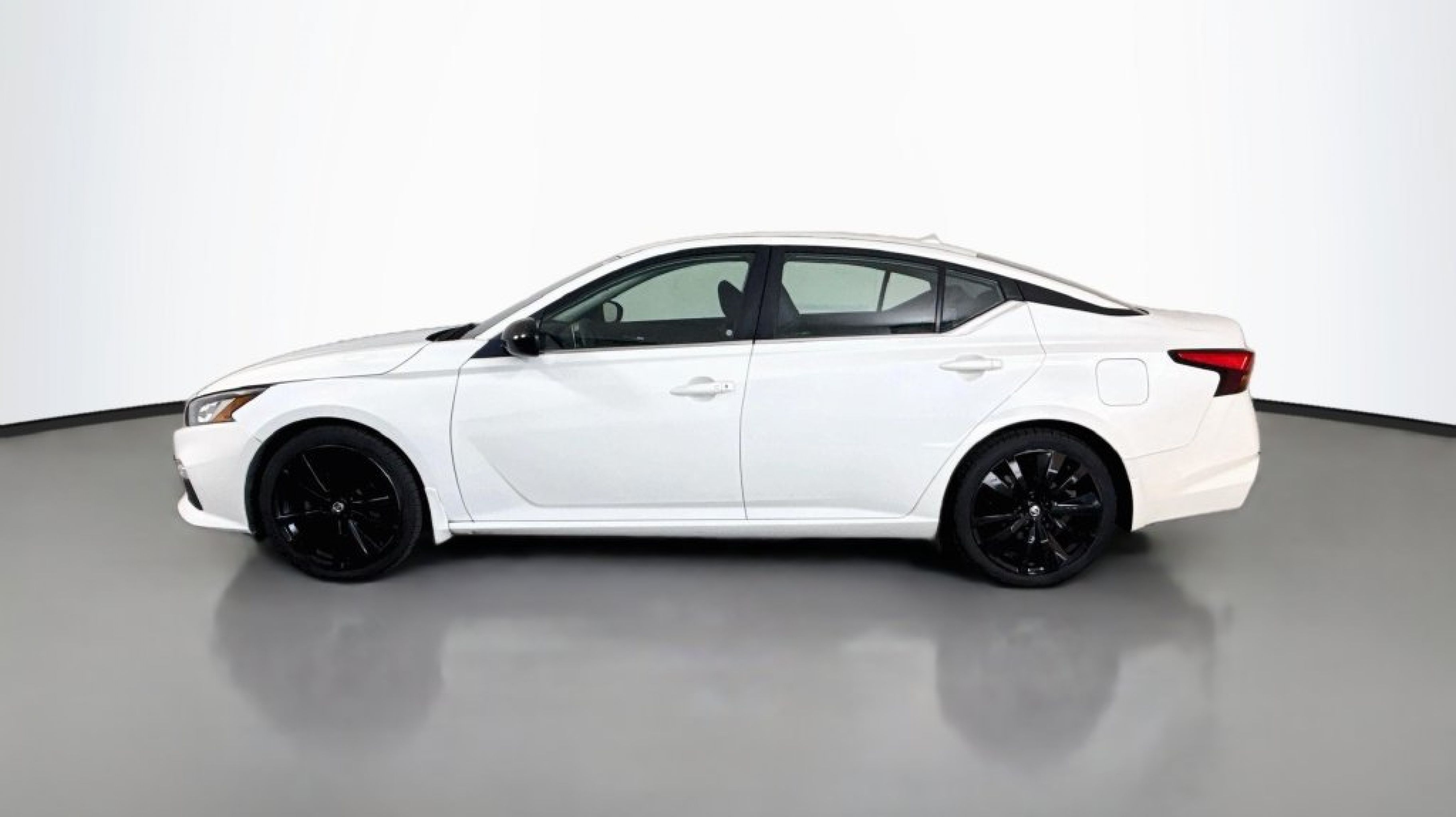 Used 2019 Nissan Altima 2.5 SR for sale at HGreg