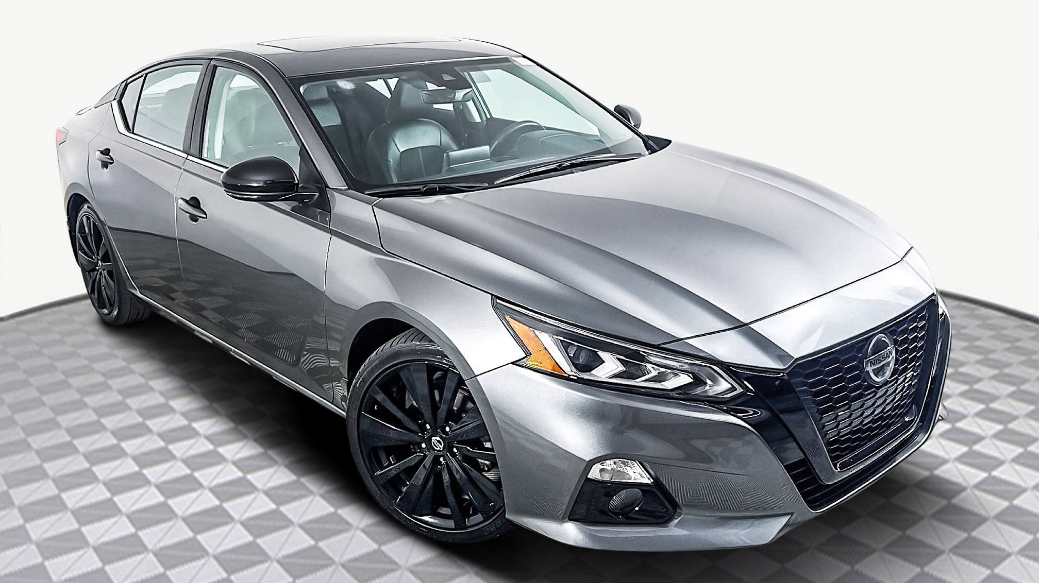 2022 Nissan Altima SR