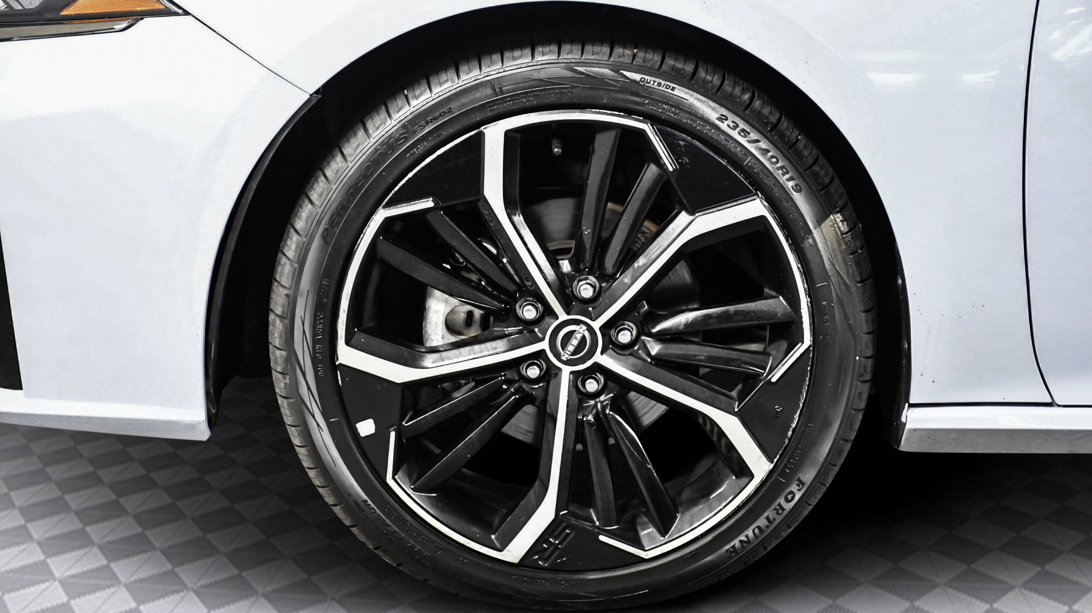 2023 Nissan Altima 2.5 SR photo 22