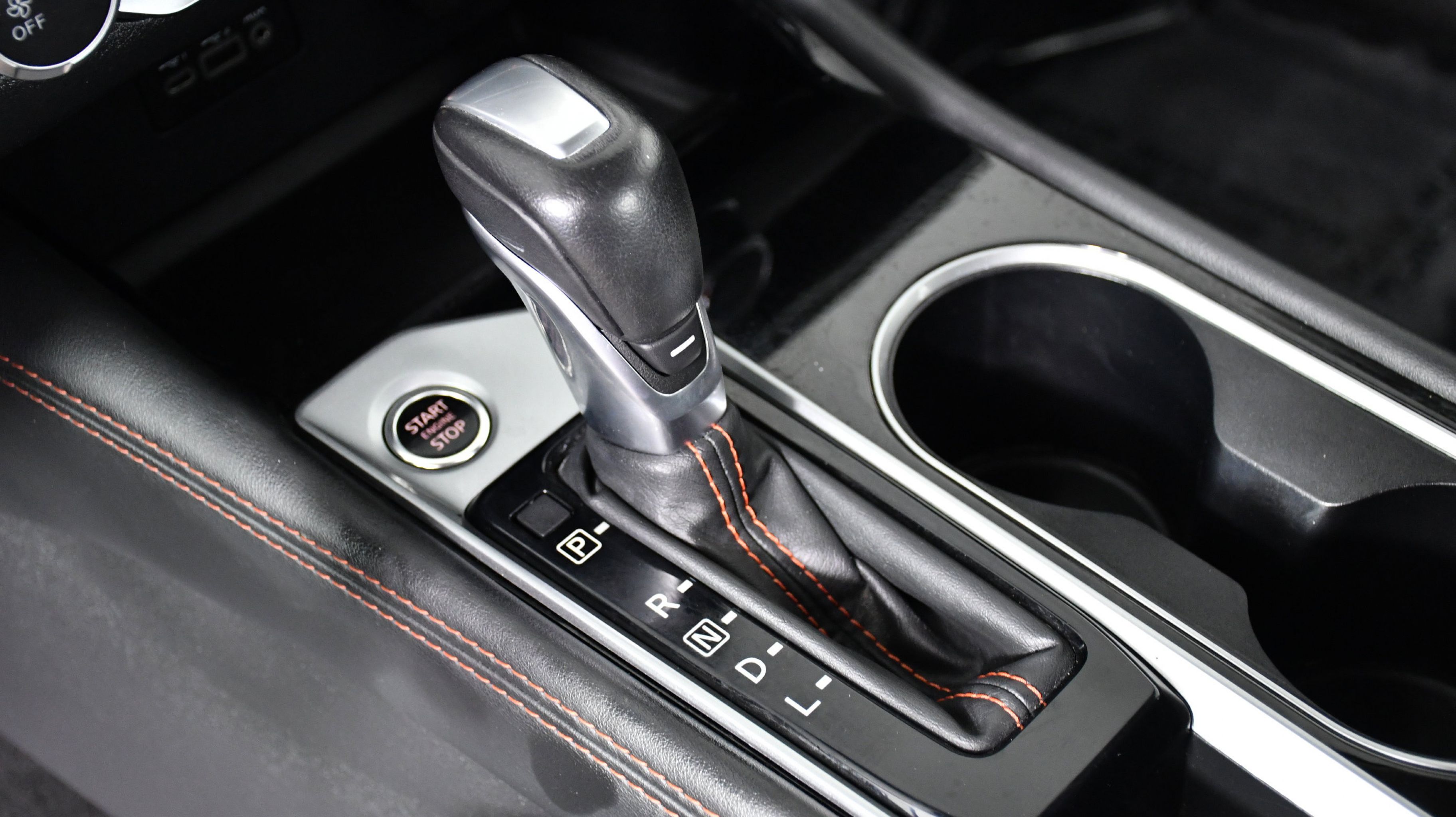2023 Nissan Altima 2.5 SR photo 9