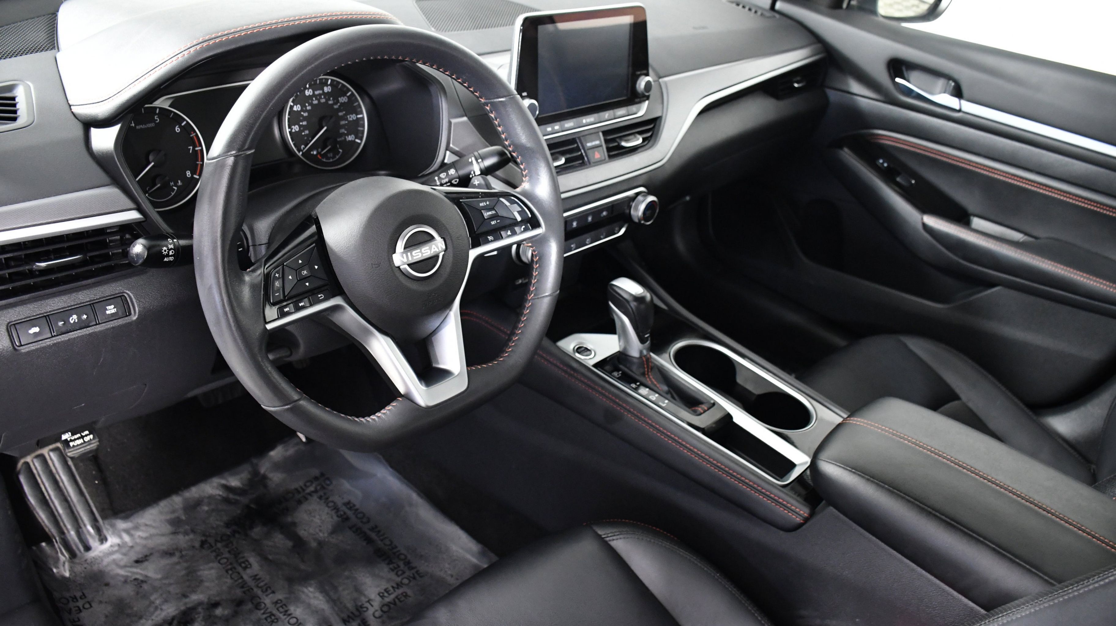 2023 Nissan Altima 2.5 SR photo 13