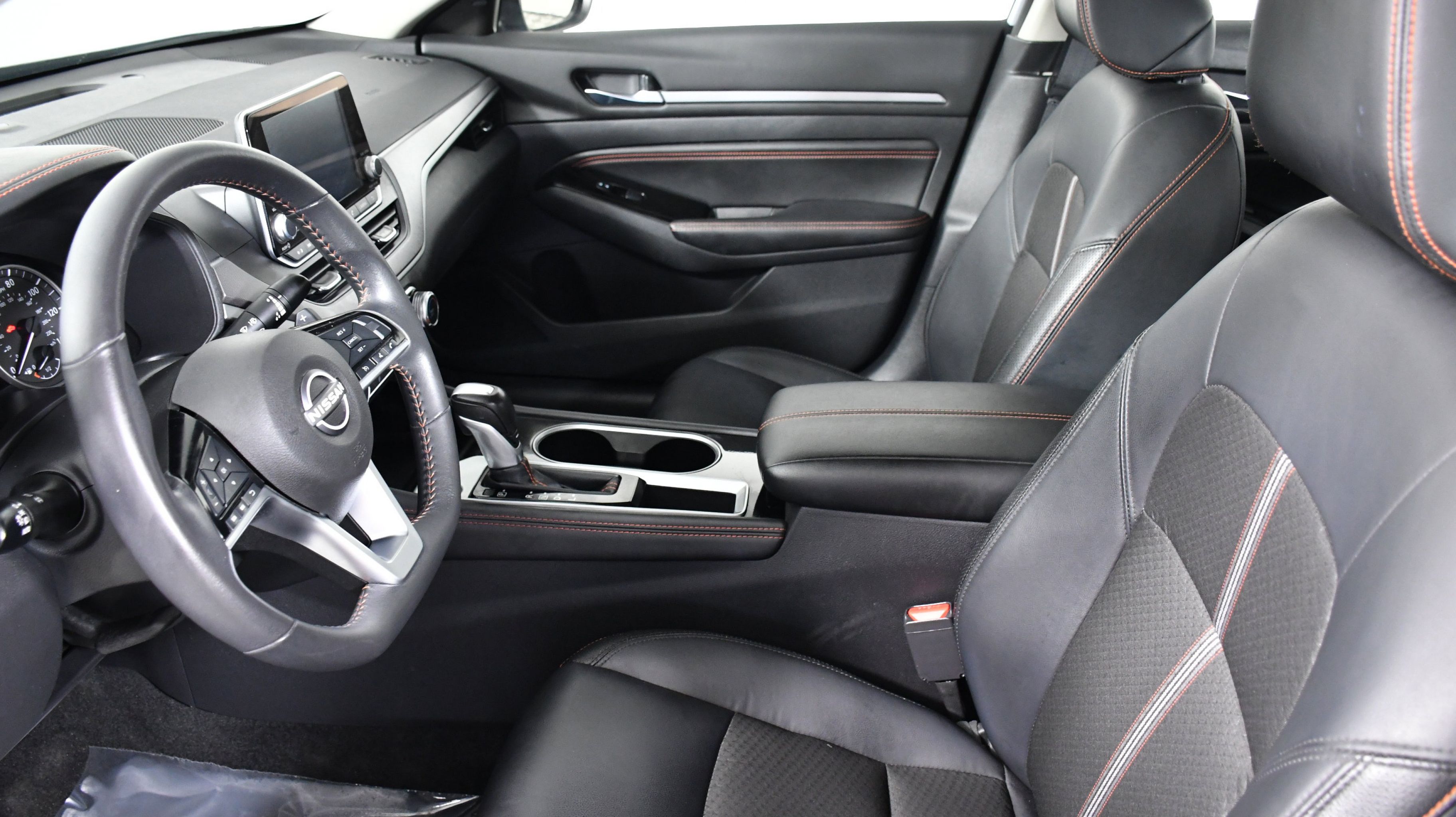 2023 Nissan Altima 2.5 SR photo 12