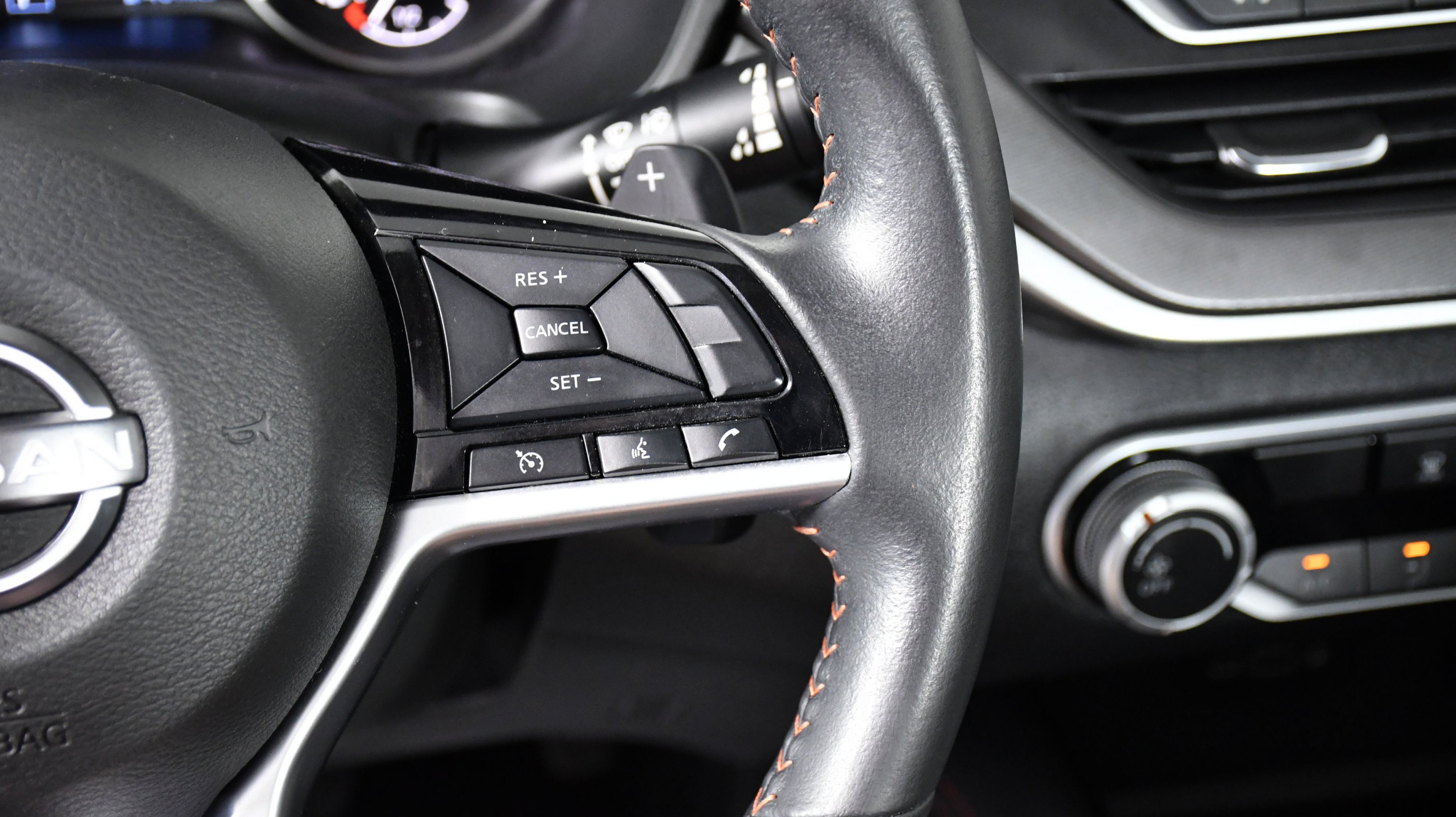 2023 Nissan Altima 2.5 SR photo 7