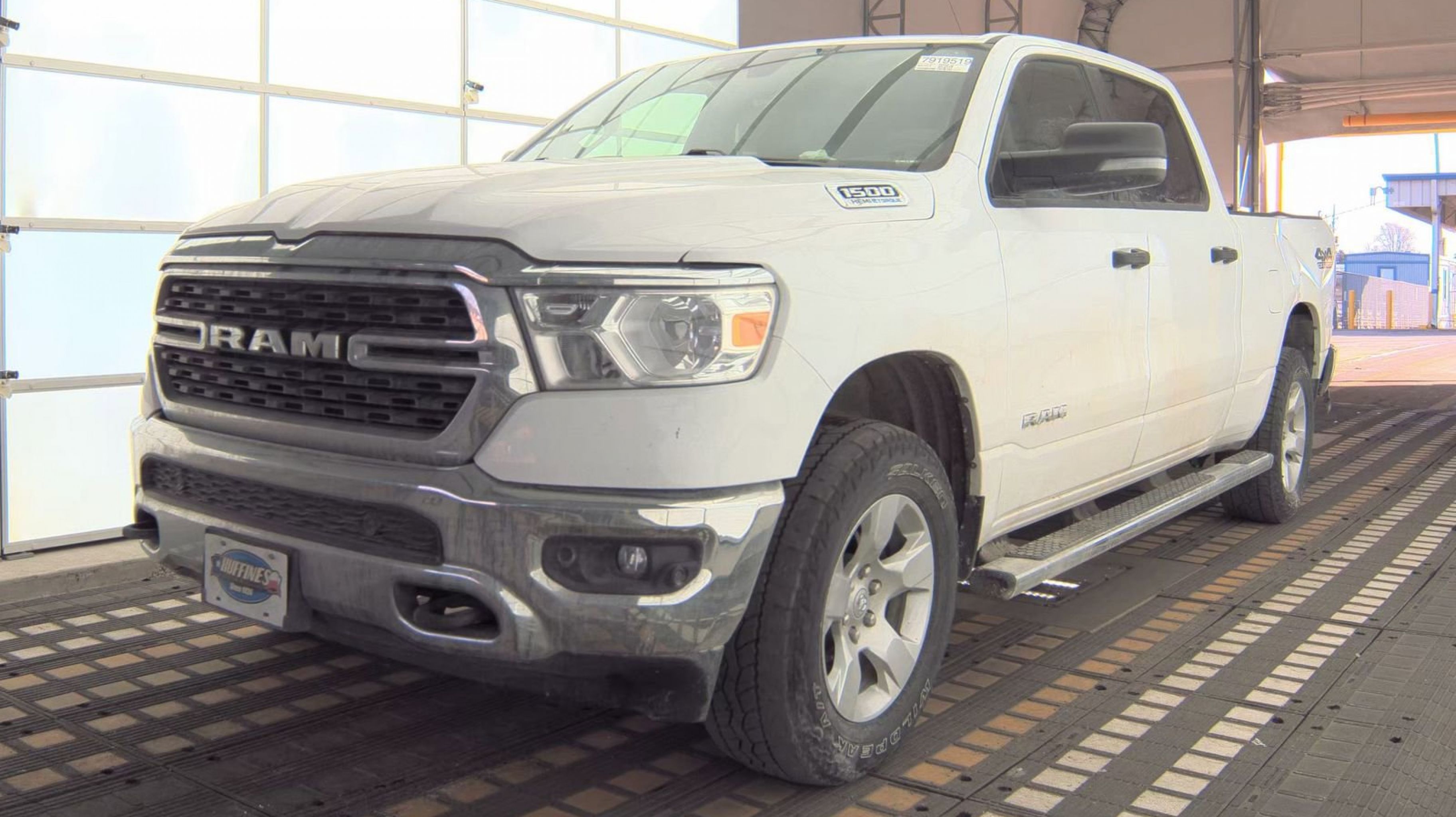 2023 RAM 1500 Big Horn/Lone Star 4x4 Crew Cab 6'4's photo