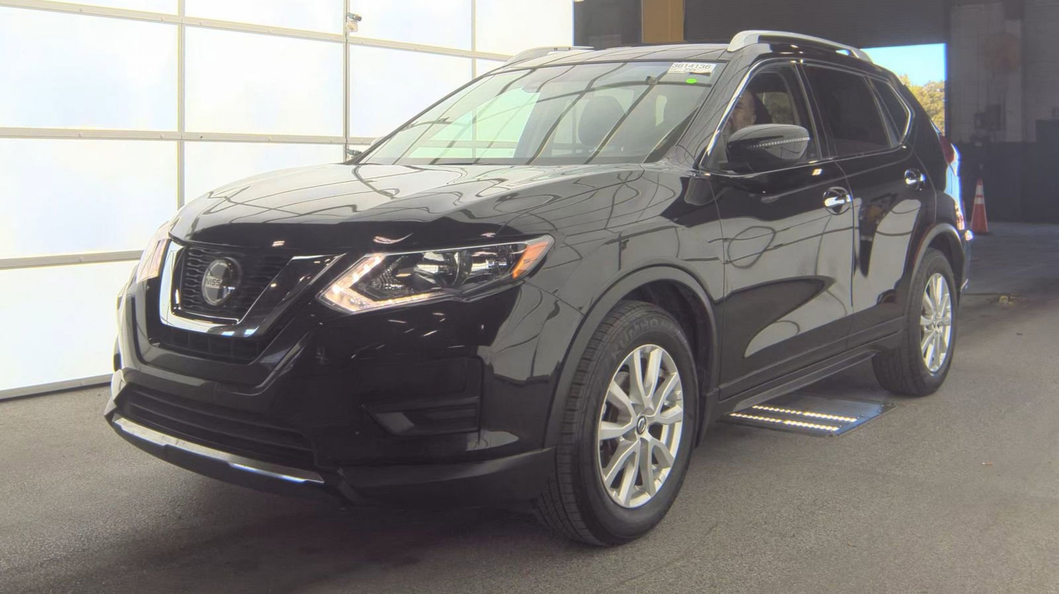 2020 Nissan Rogue SV FWD's photo