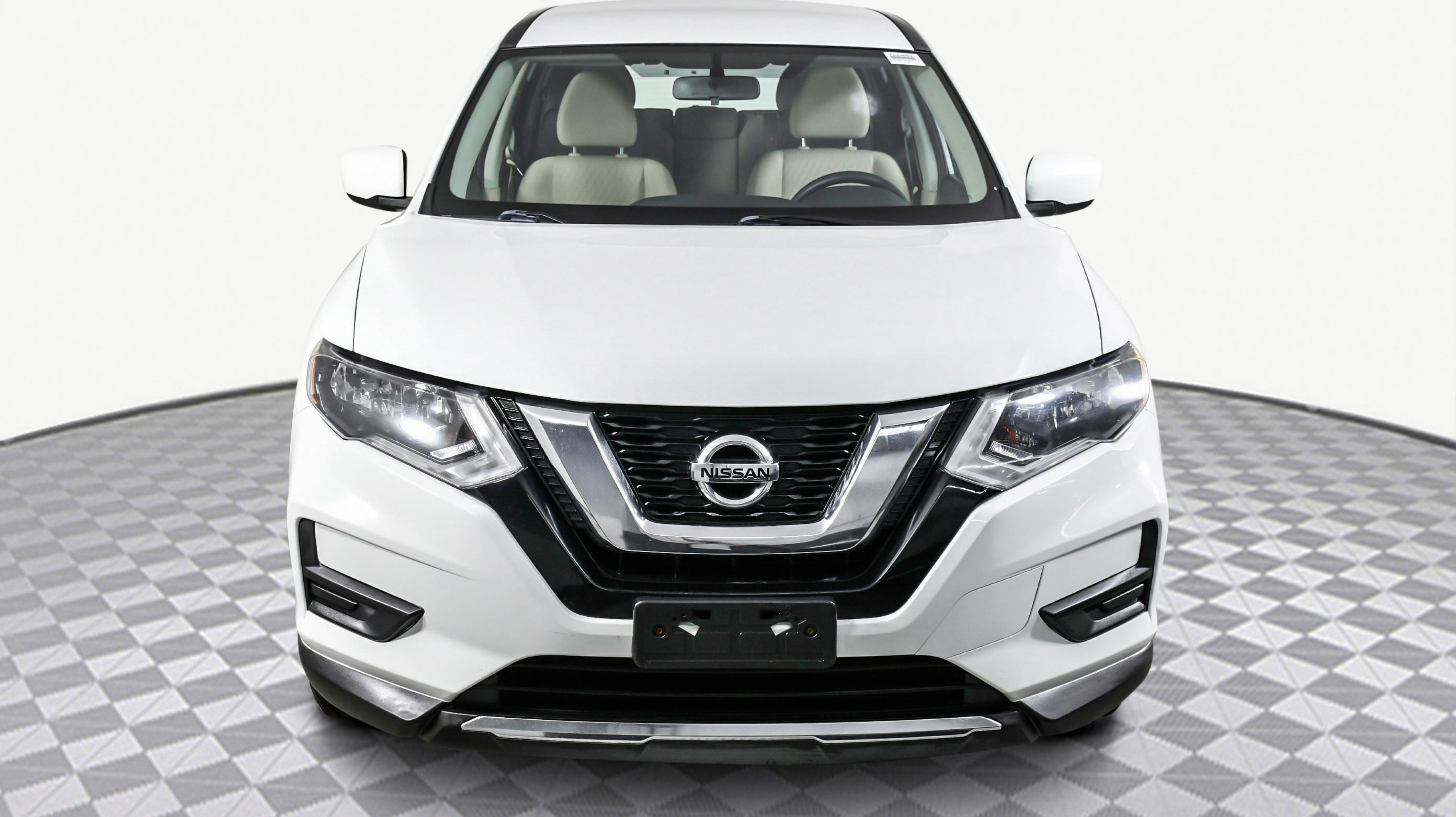 2017 Nissan Rogue S photo 2