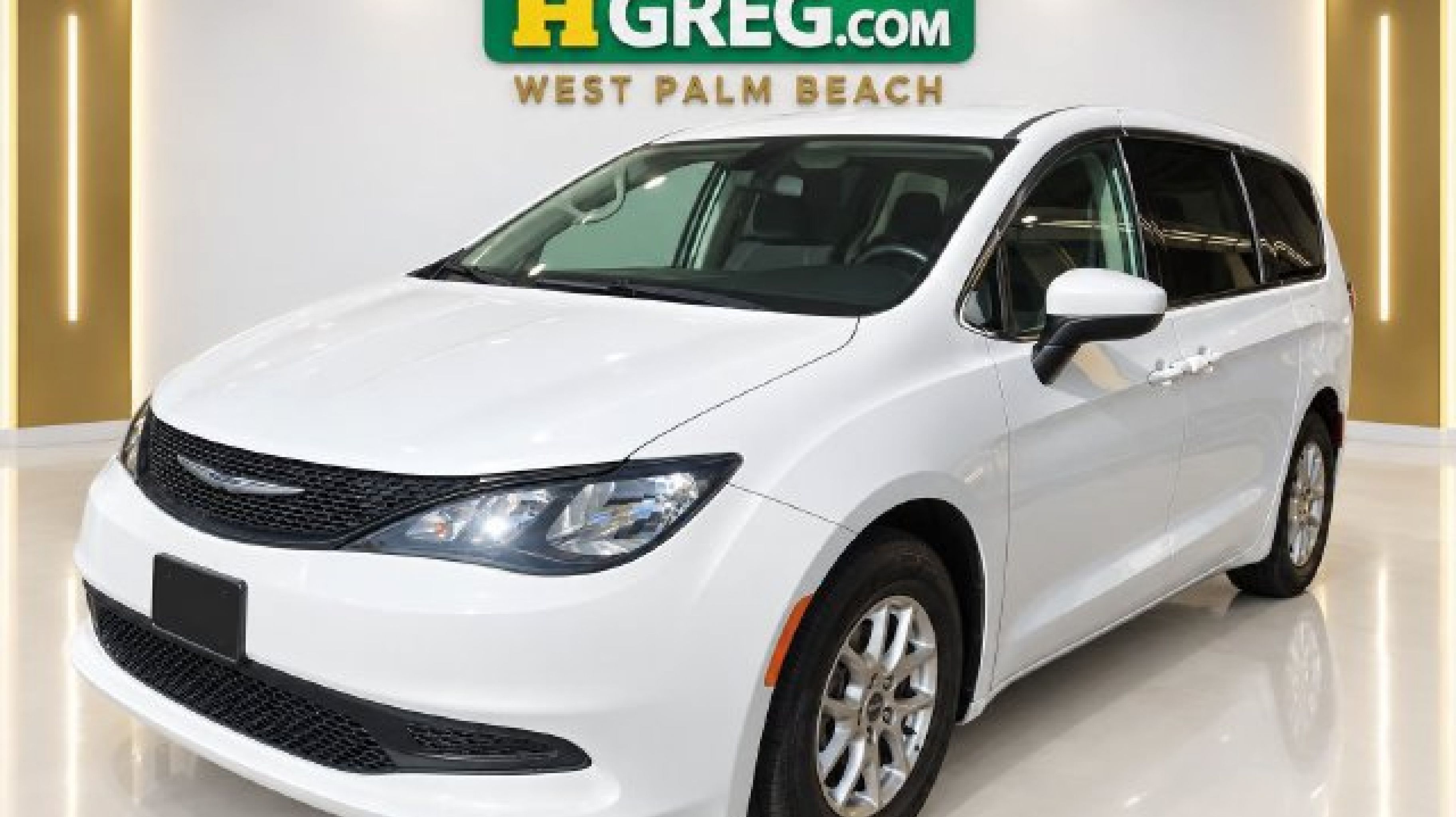 2022 Chrysler Voyager