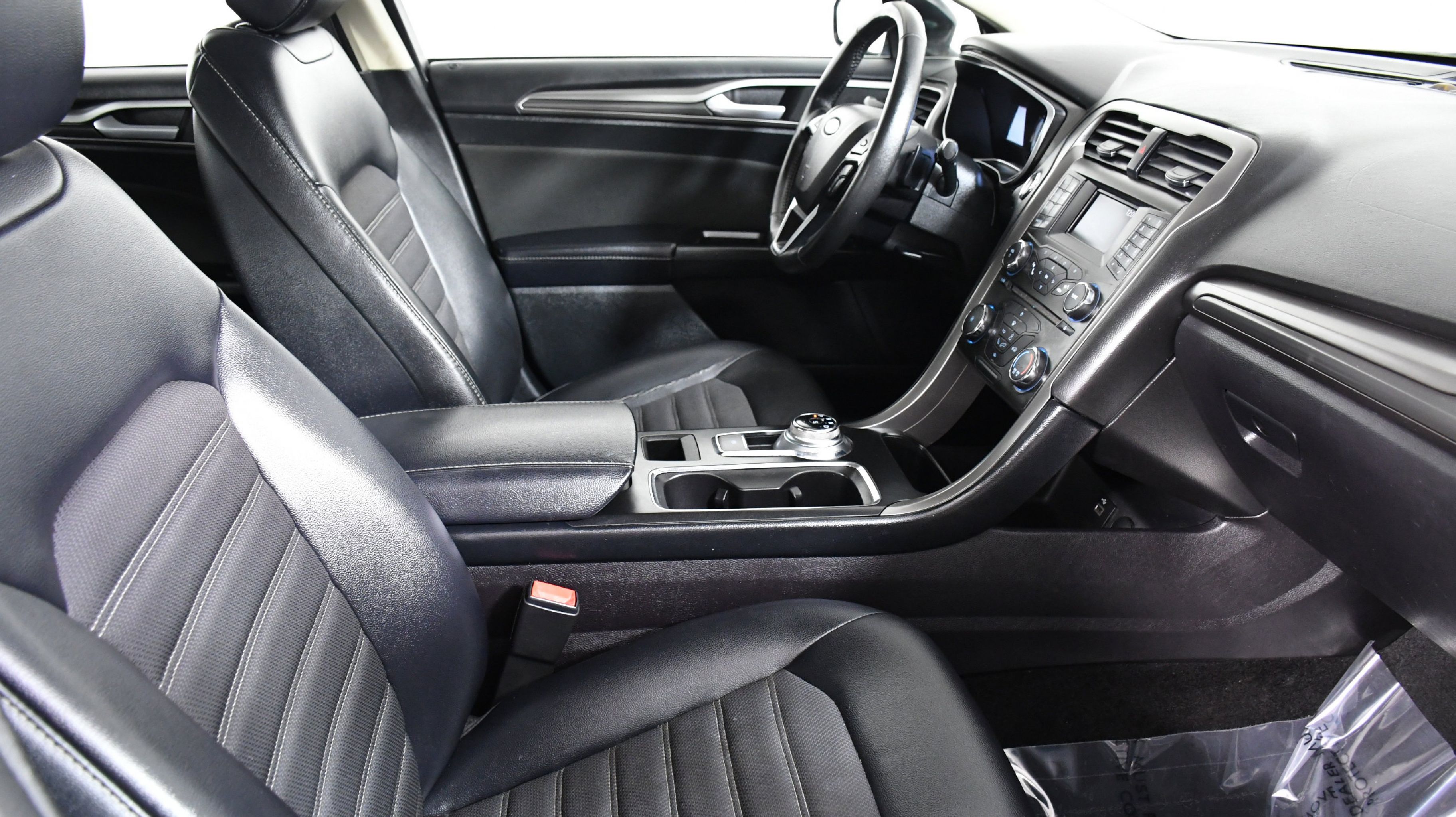 2017 Ford Fusion SE photo 16