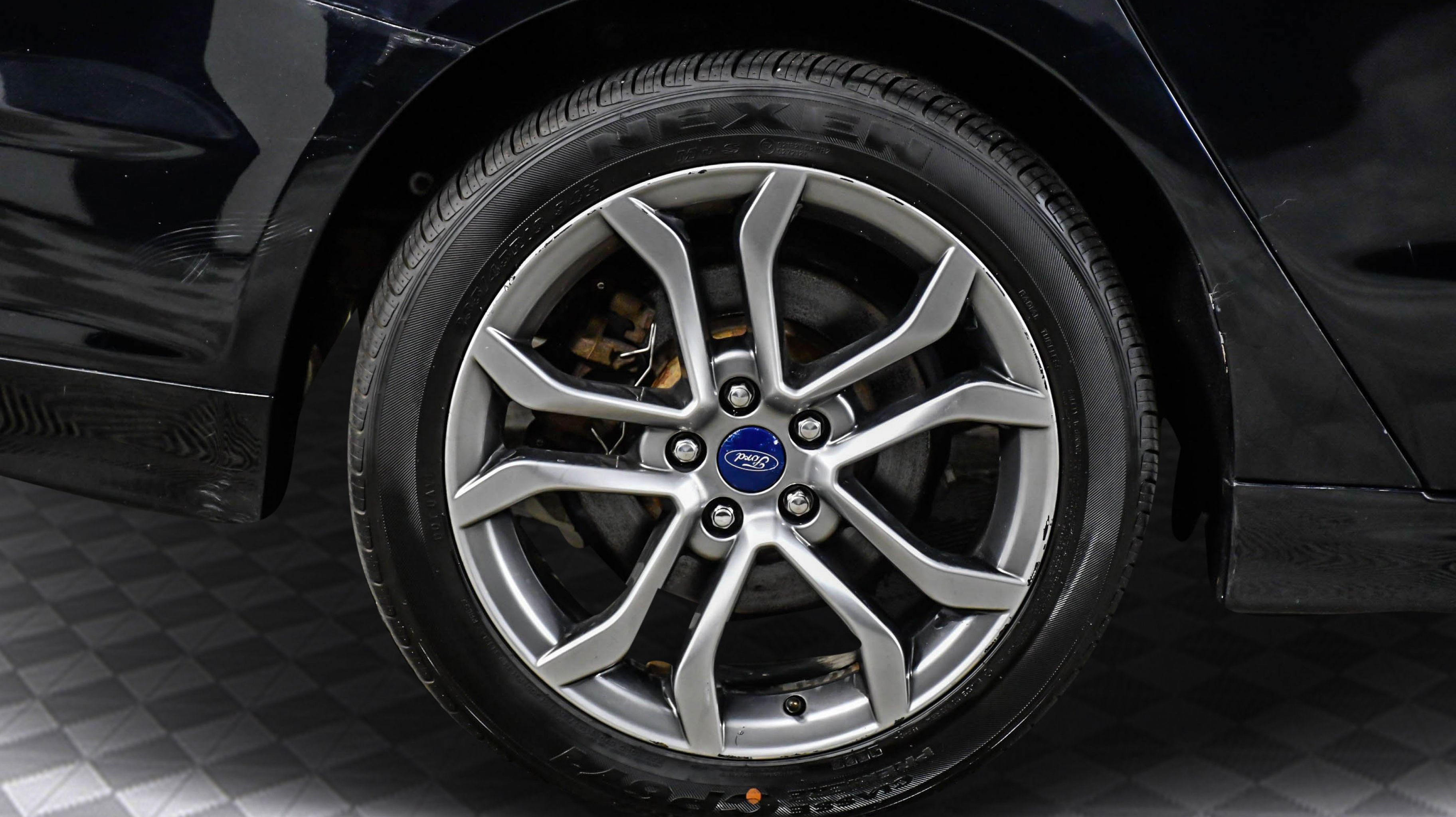 2017 Ford Fusion SE photo 23
