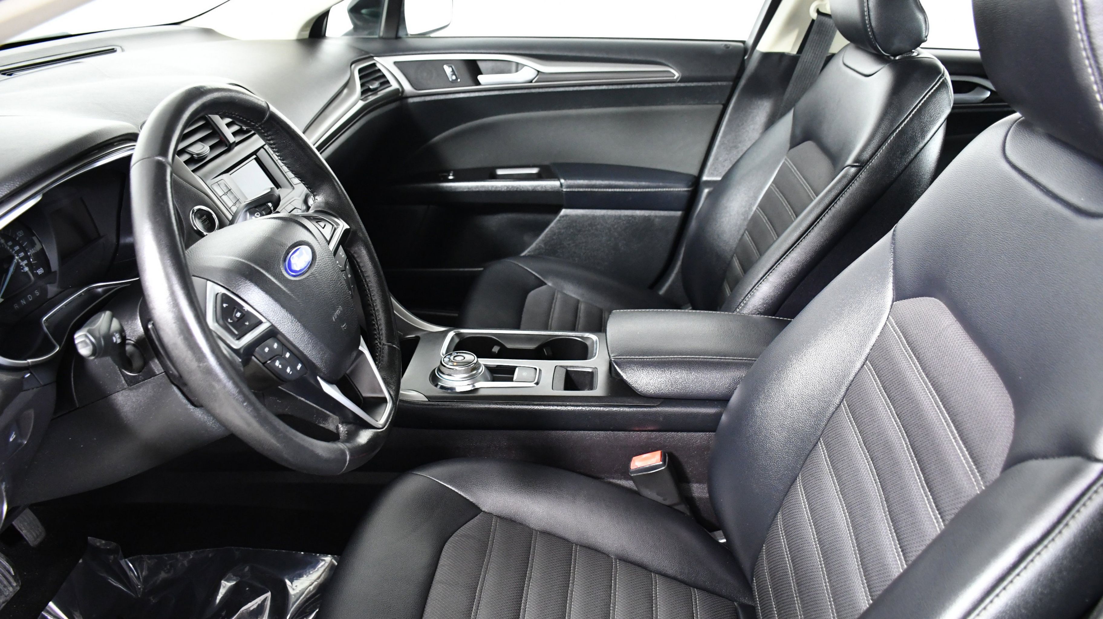 2017 Ford Fusion SE photo 11