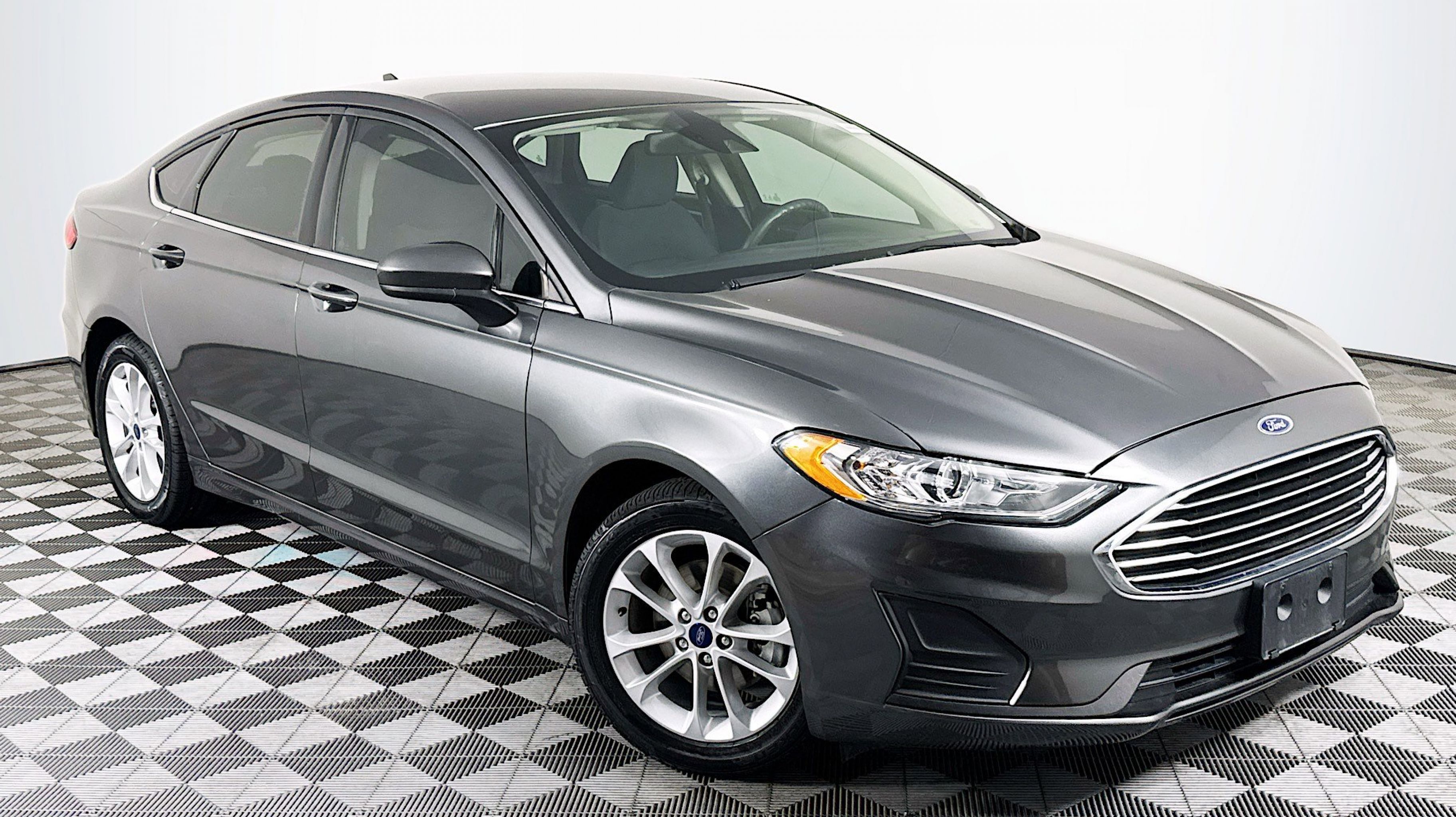 2020 Ford Fusion SE FWD's photo