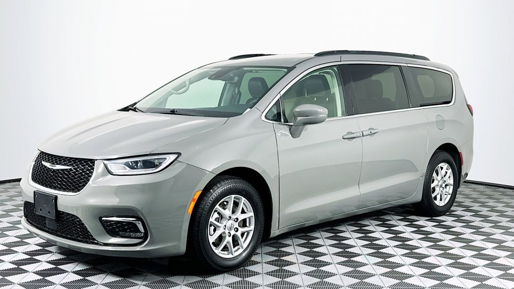 2022 Chrysler Pacifica Touring L #2