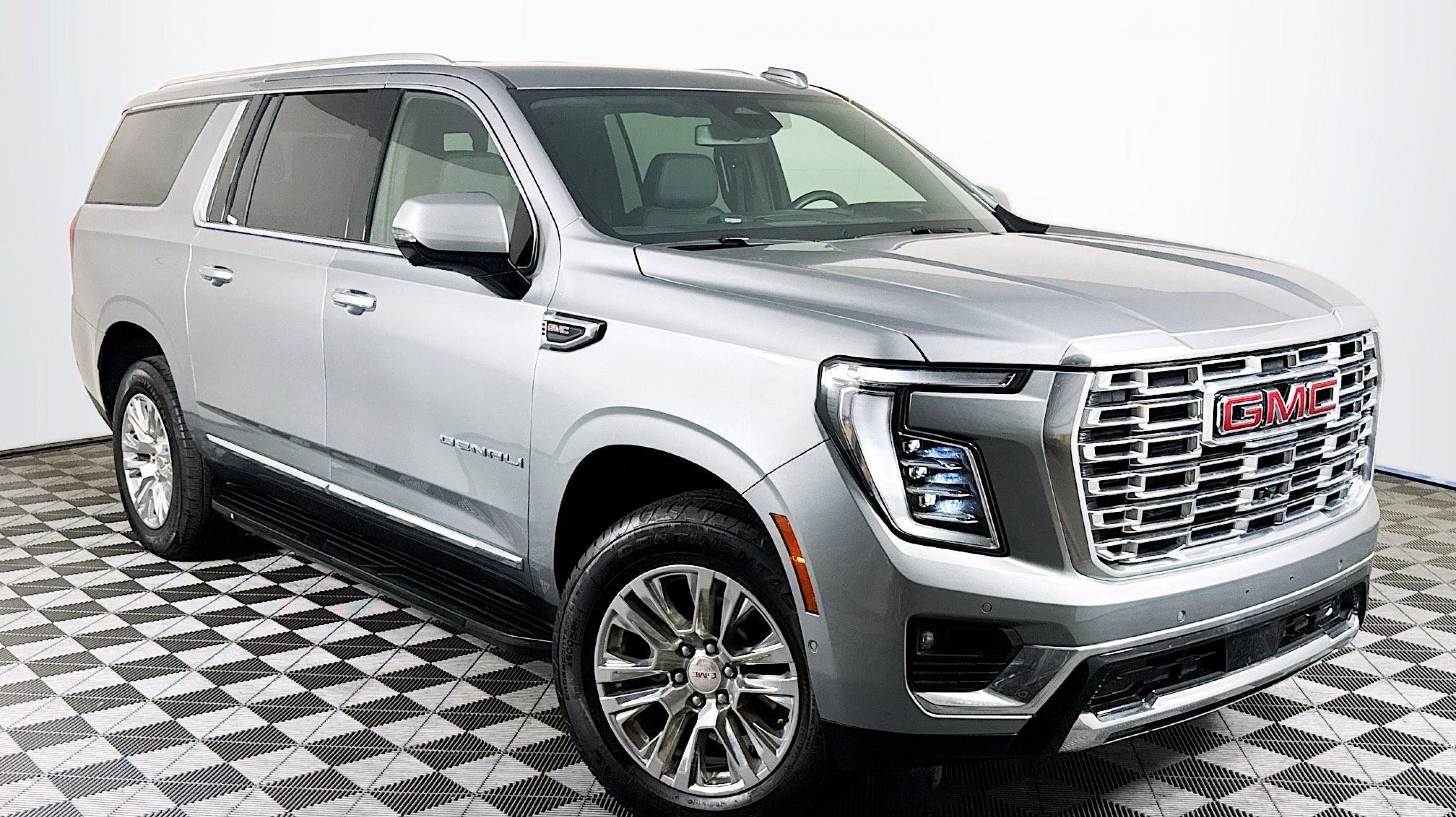 2025 GMC Yukon Denali AWD's photo