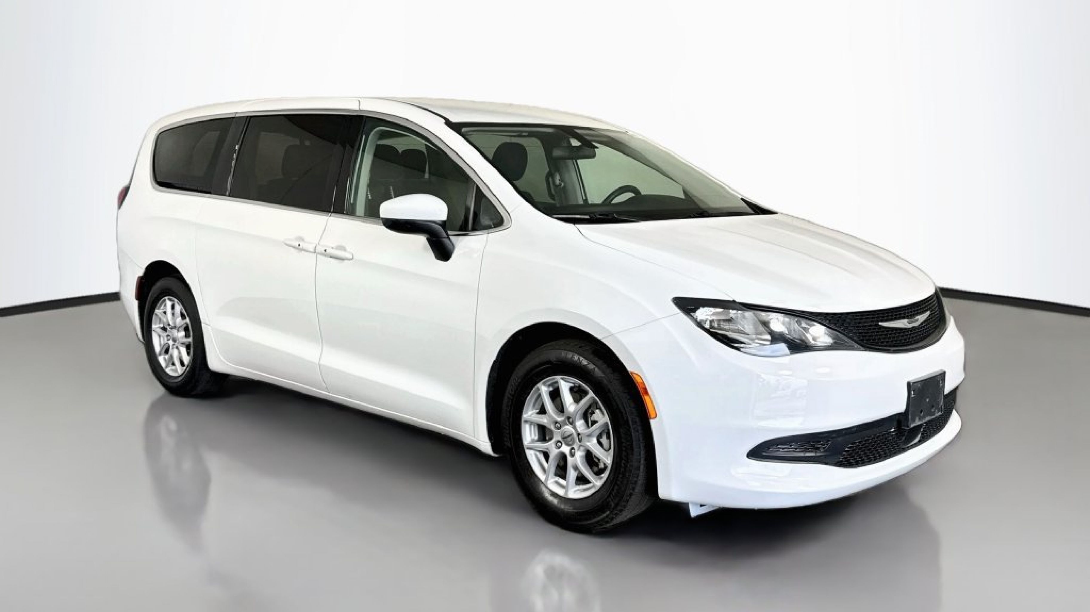 2022 Chrysler Voyager