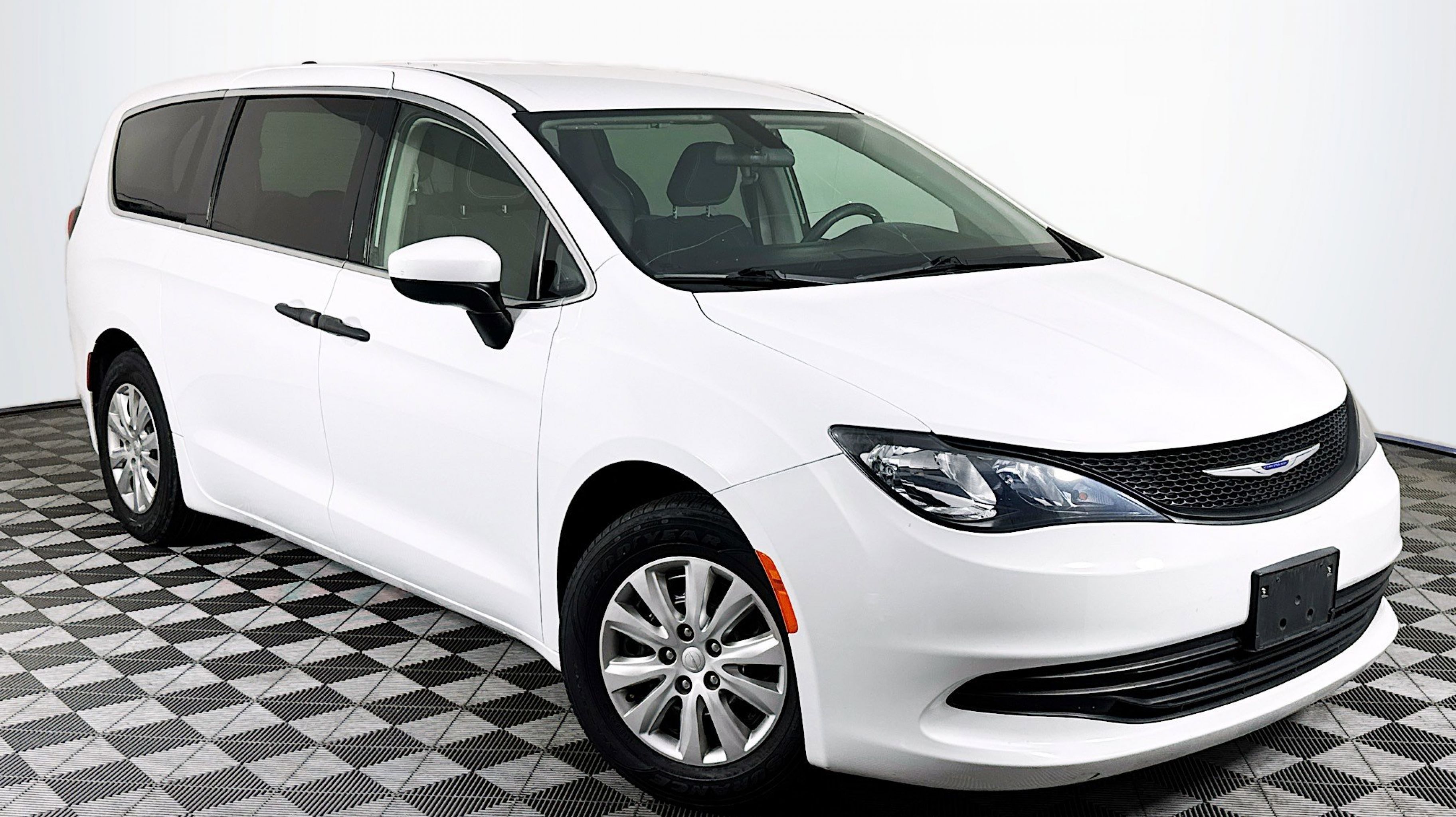 2020 Chrysler Voyager L