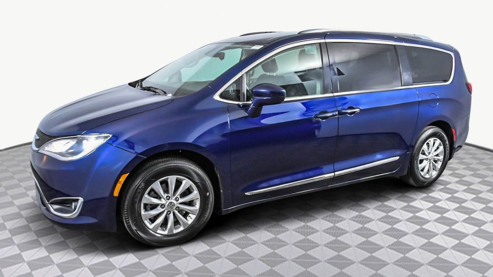 2018 Chrysler Pacifica Touring L #2
