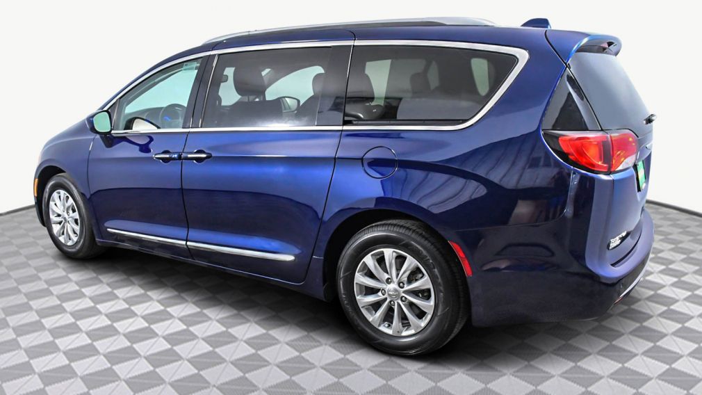 2018 Chrysler Pacifica Touring L #3