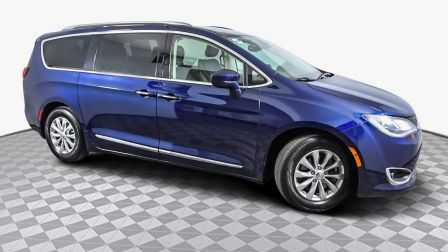2018 Chrysler Pacifica Touring L                in Copper City                