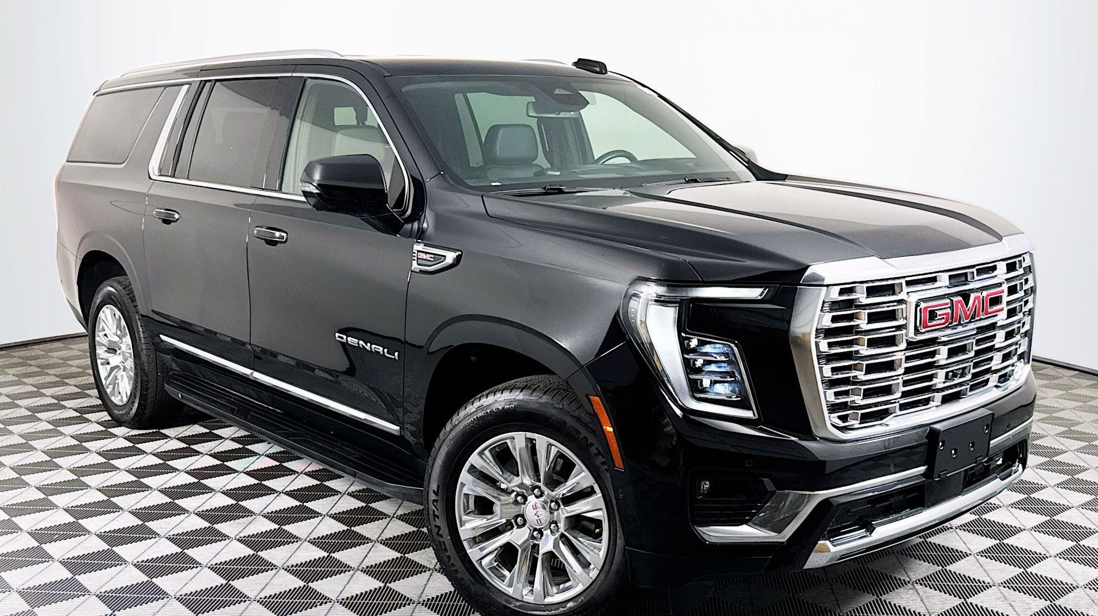2025 GMC Yukon Denali AWD's photo