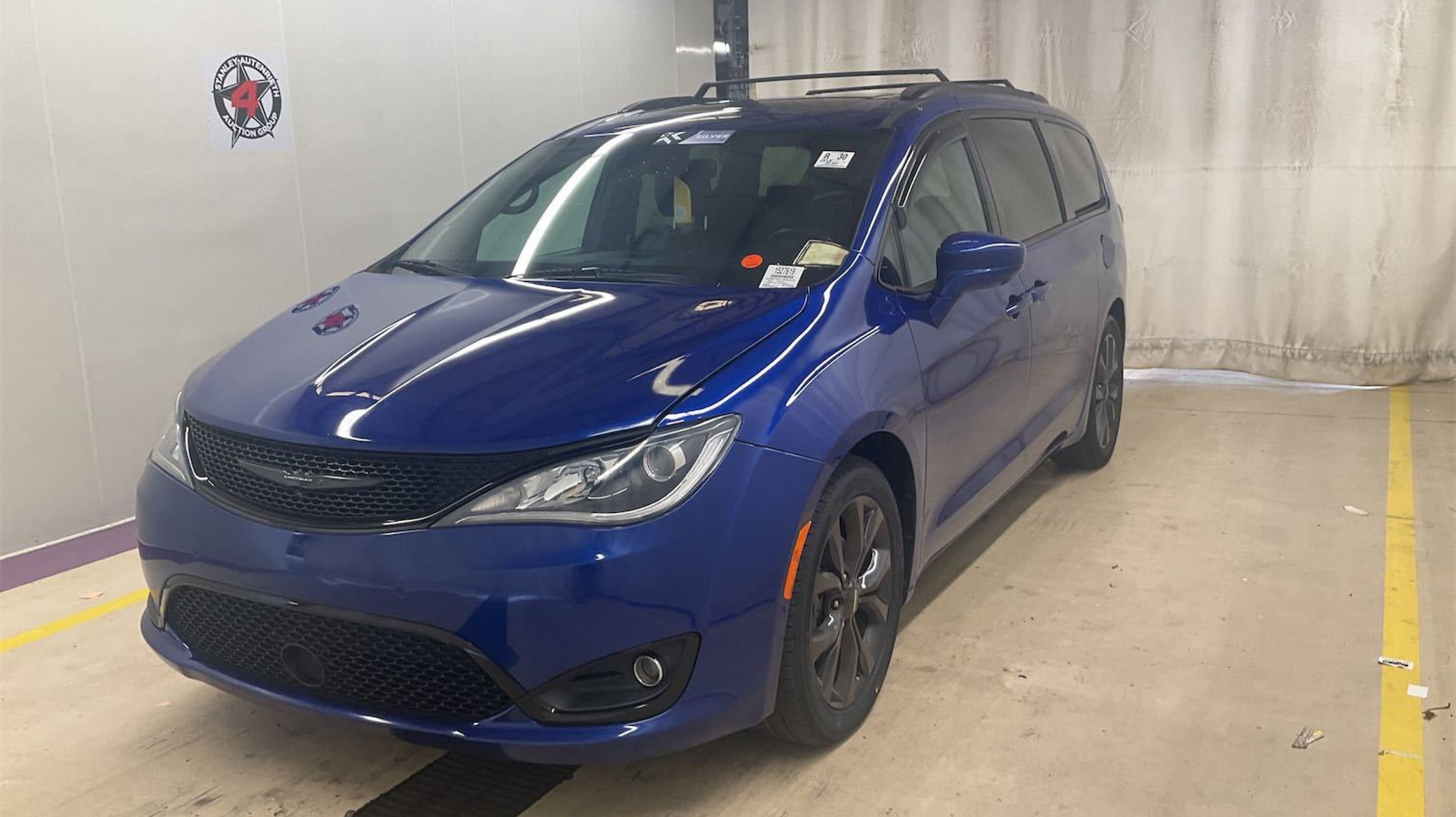 2018 Chrysler Pacifica Touring L Plus's photo