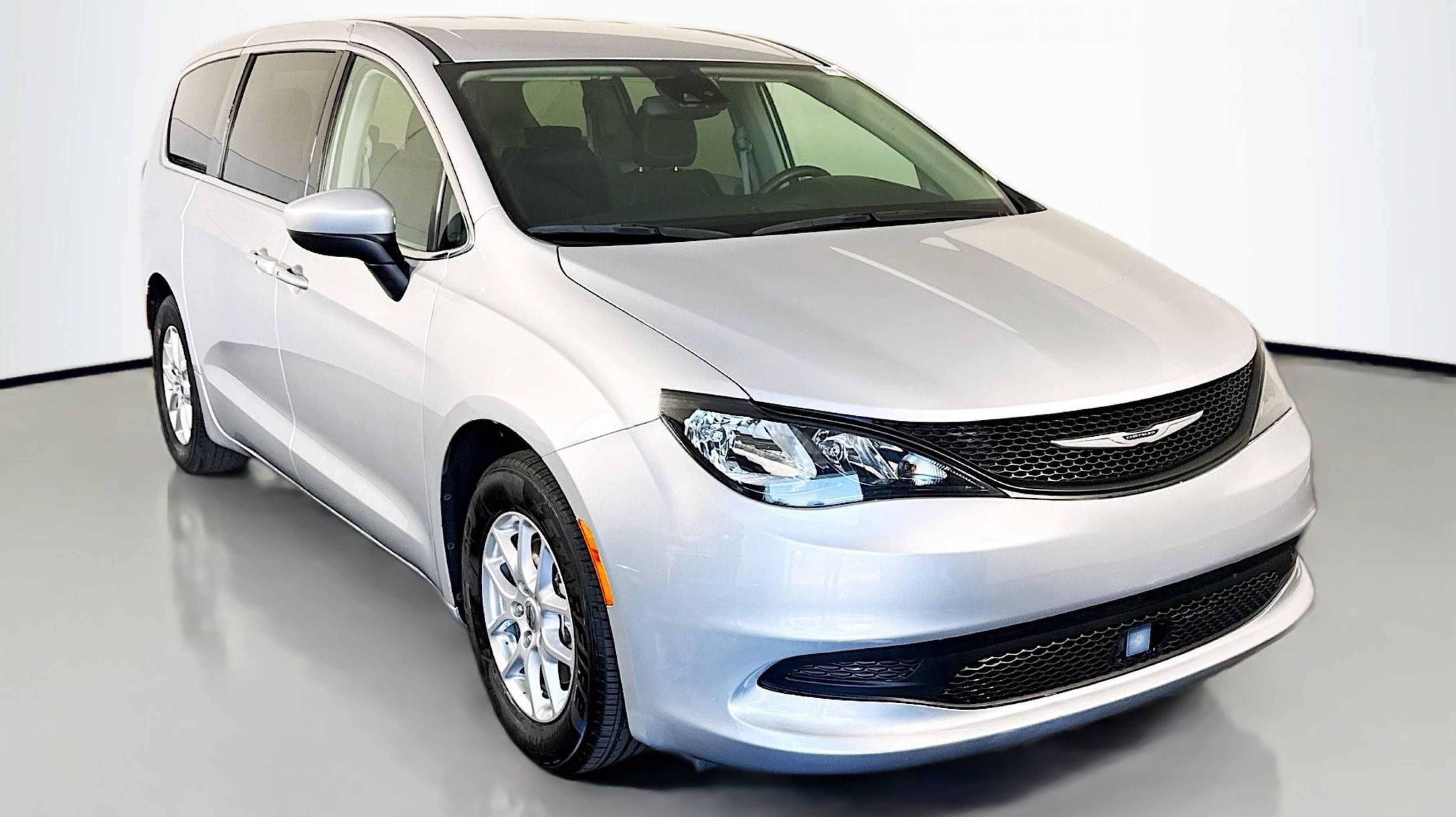 2023 Chrysler Voyager