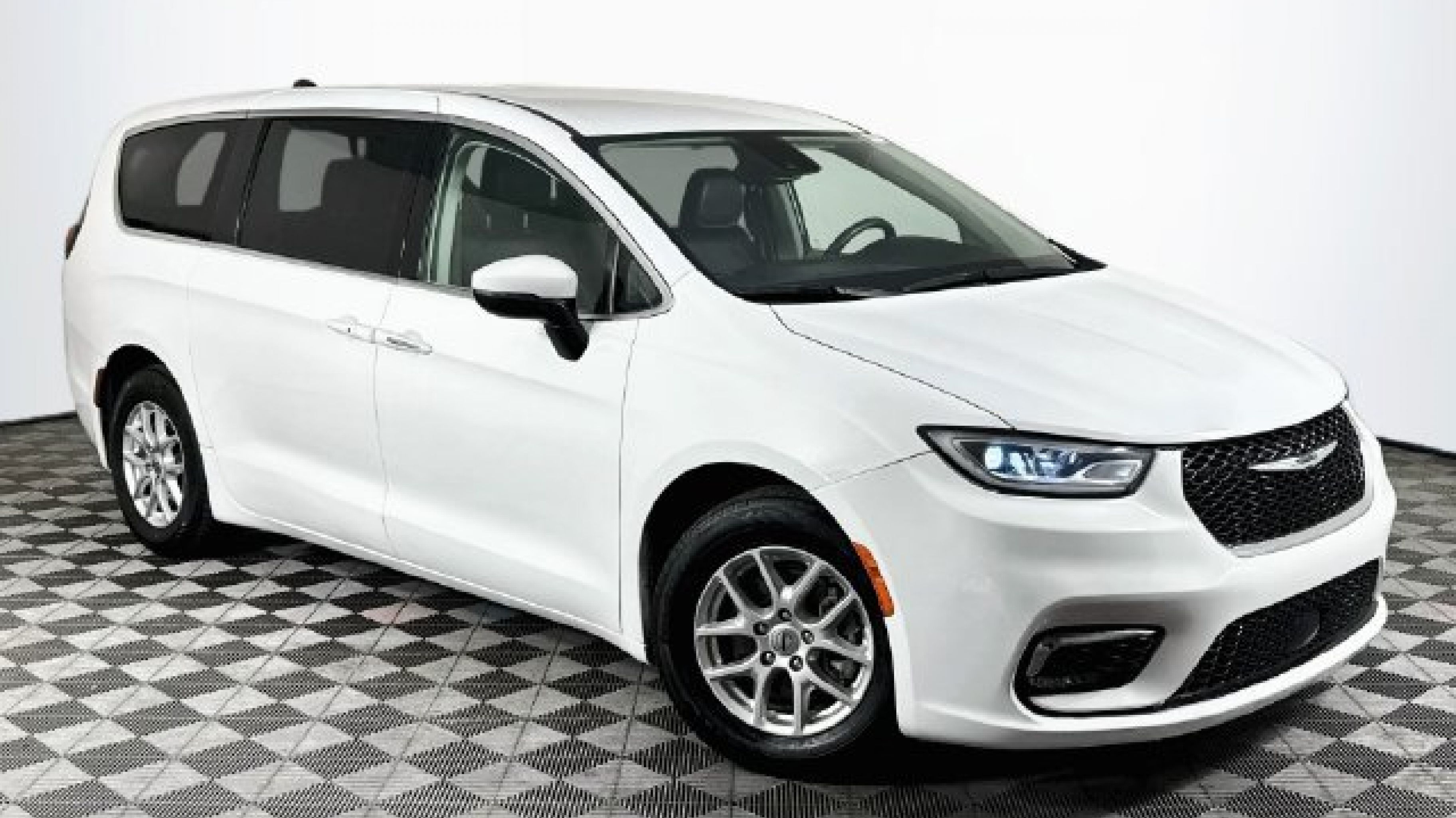 2023 Chrysler Pacifica