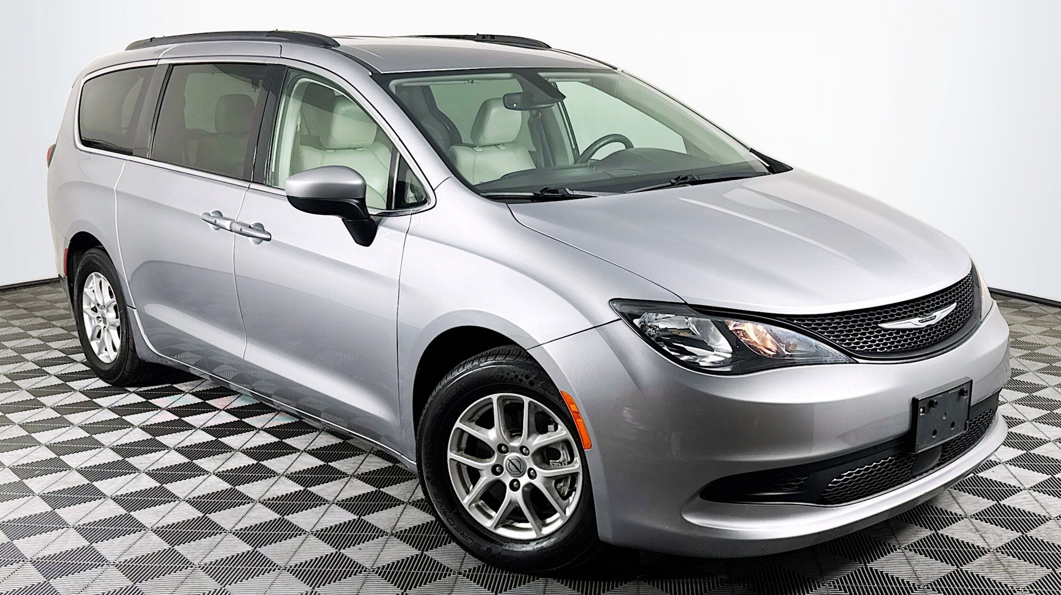 2021 Chrysler Voyager LXI