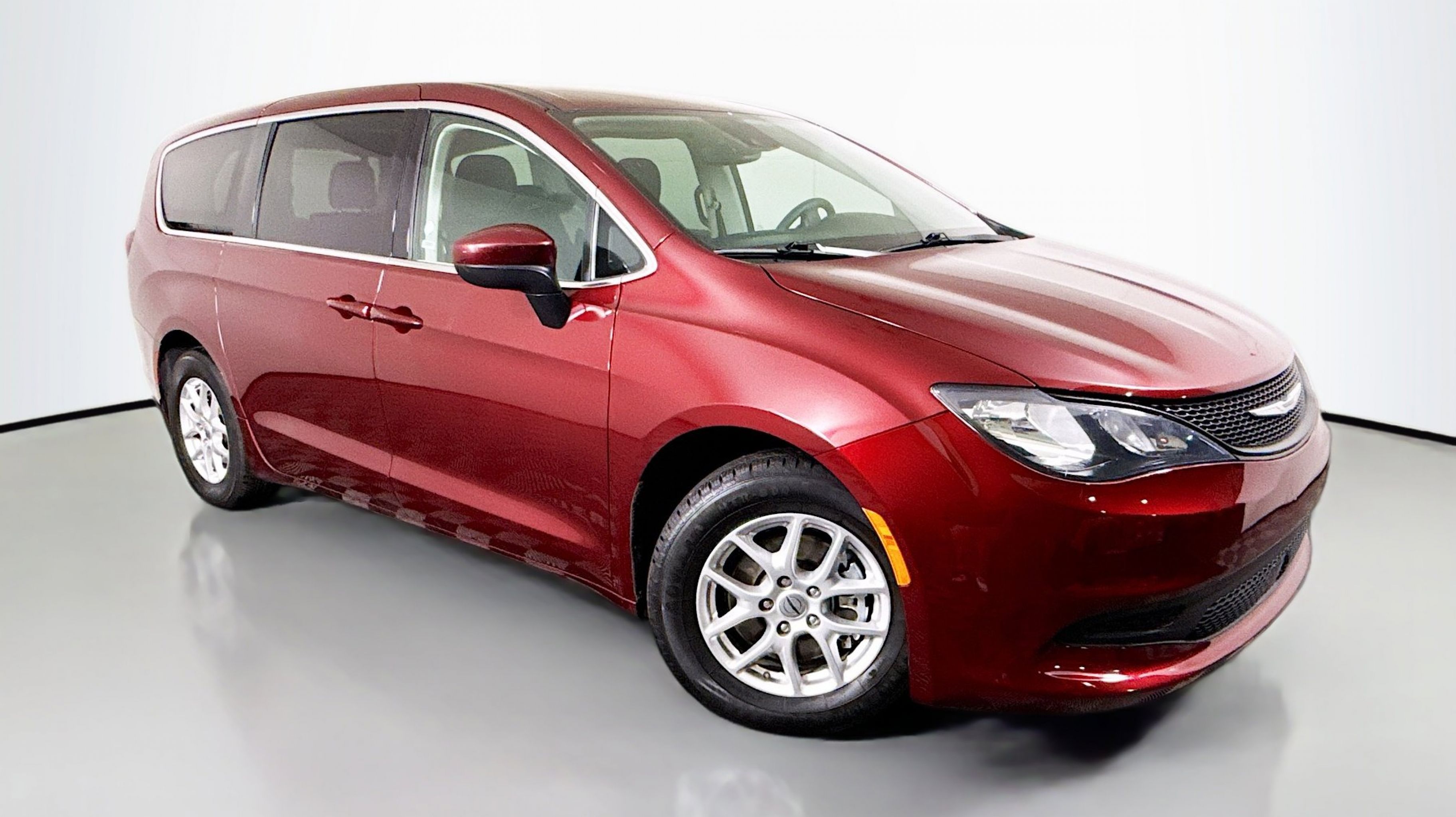 2023 Chrysler Voyager's photo