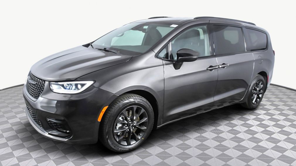 2021 Chrysler Pacifica Touring #2