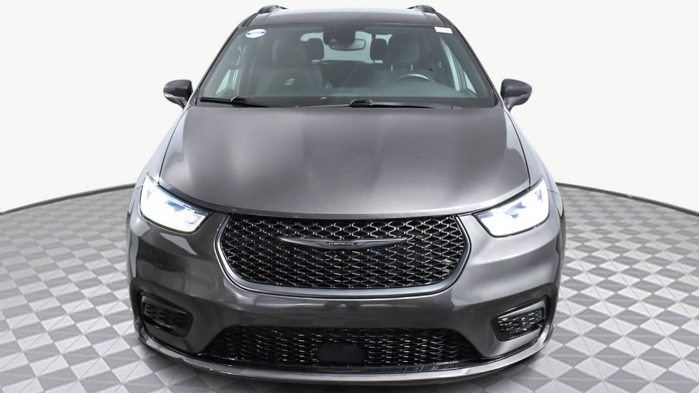 2021 Chrysler Pacifica Touring #1