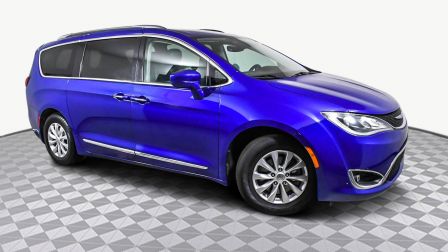 2019 Chrysler Pacifica Touring L                in Hialeah                